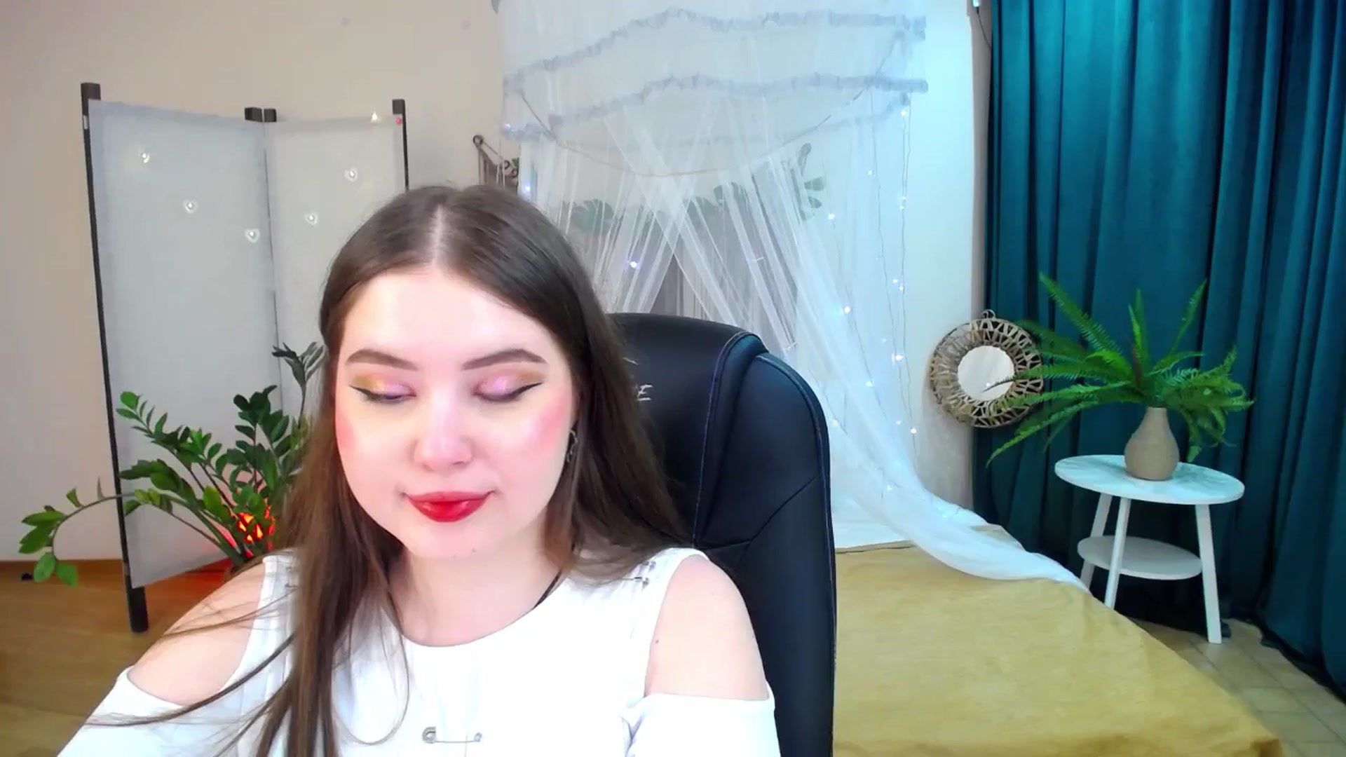 Gallery image thumbnail from AdmireMyEyes's myfreecams stream on, 04/09/2025, 19:46 image 15 of 20