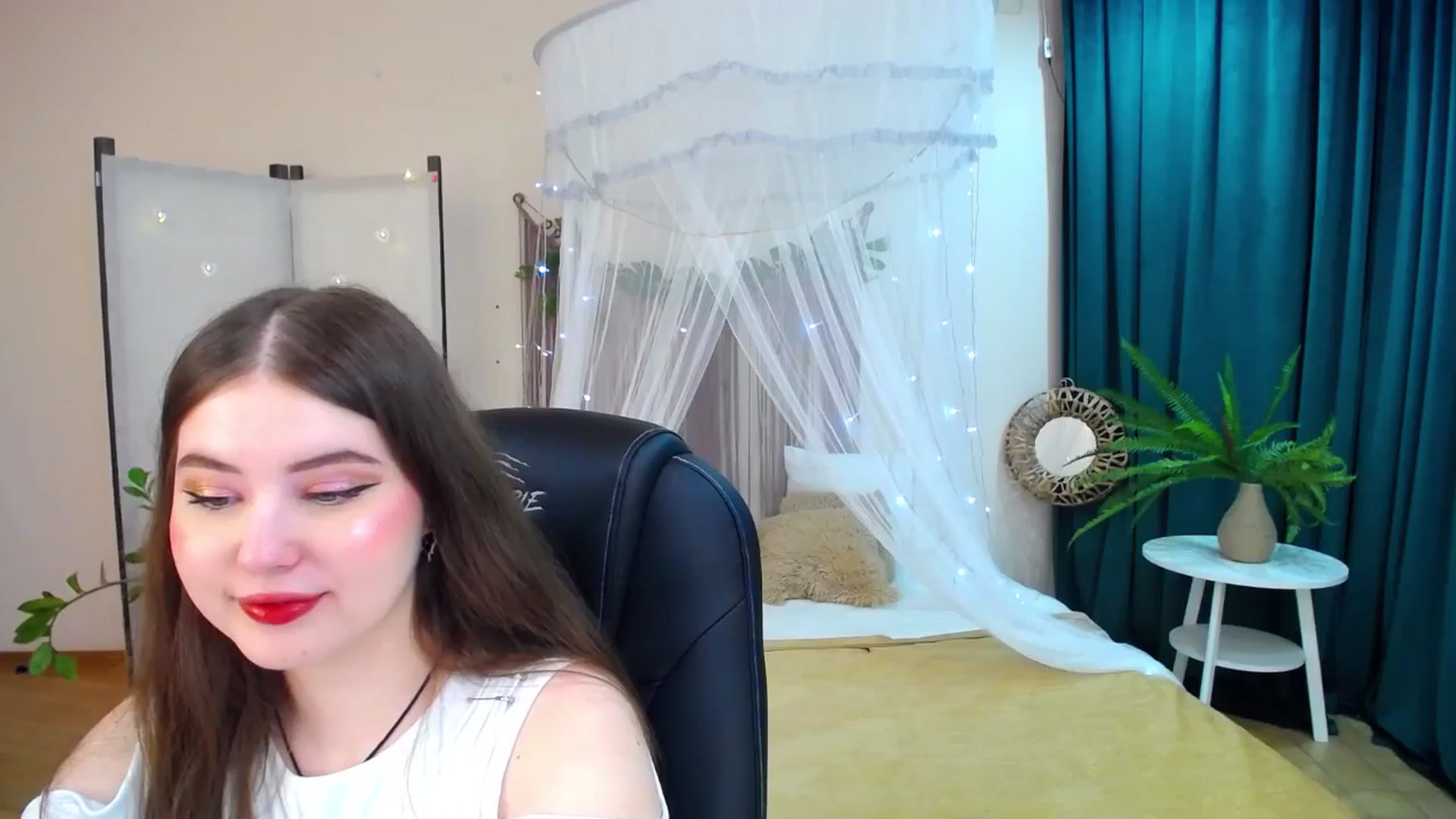 Gallery image thumbnail from AdmireMyEyes's myfreecams stream on, 04/09/2025, 19:46 image 6 of 20