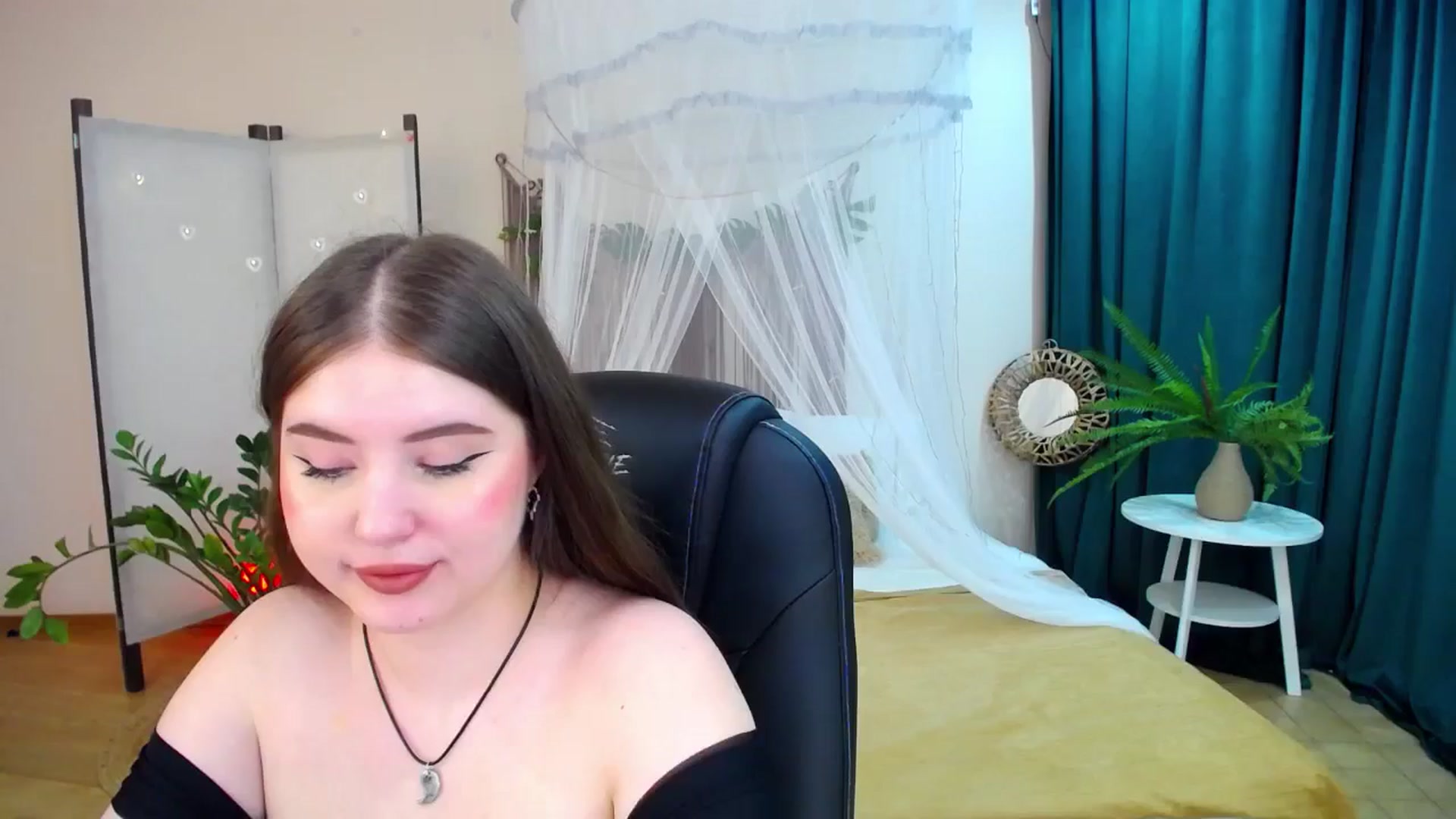 Gallery image thumbnail from AdmireMyEyes's myfreecams stream on, 04/10/2025, 21:03 image 10 of 20