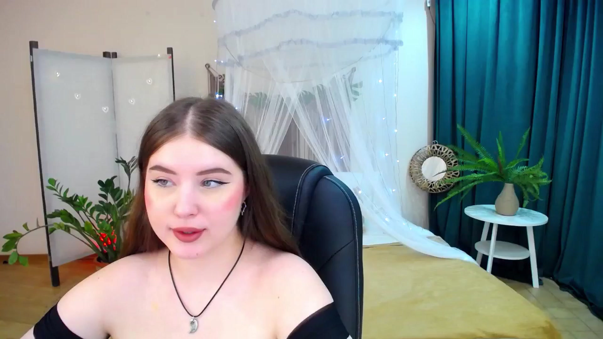 Gallery image thumbnail from AdmireMyEyes's myfreecams stream on, 04/10/2025, 21:03 image 11 of 20