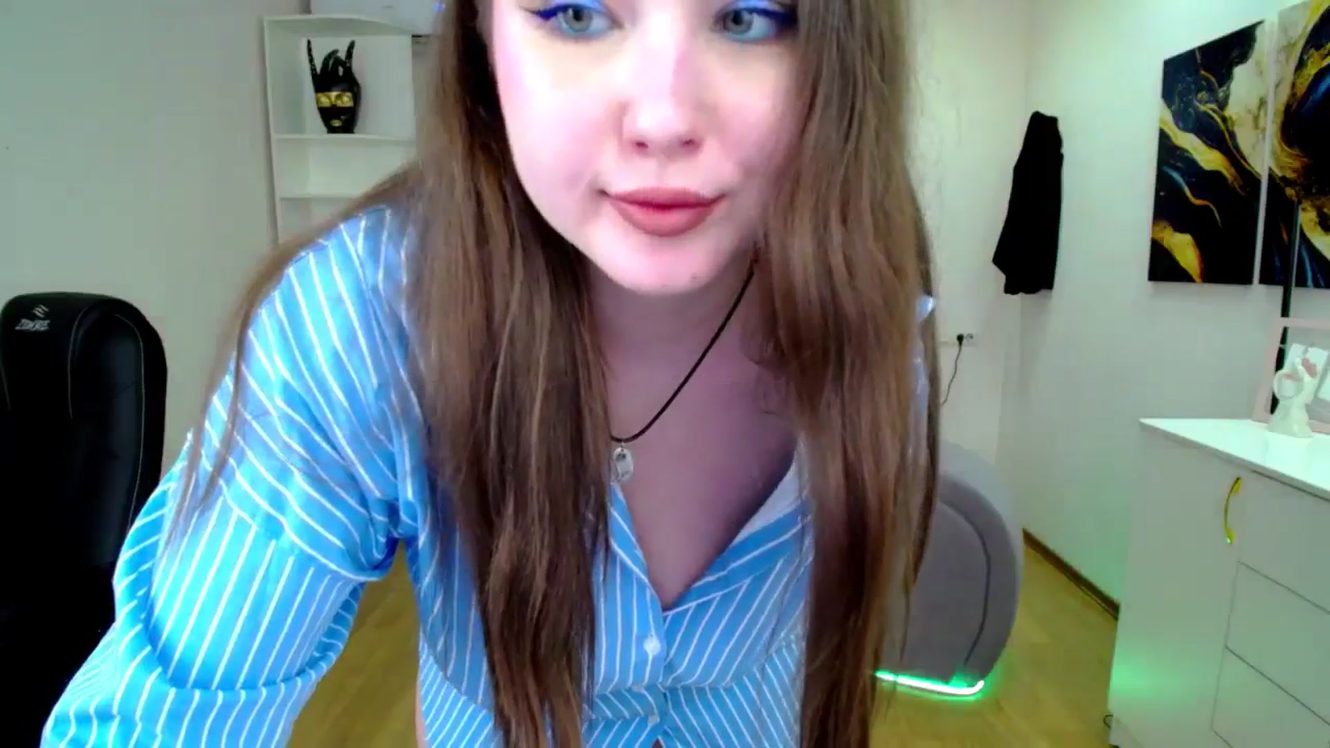 Gallery image thumbnail from AdmireMyEyes's myfreecams stream on, 04/11/2025, 19:48 image 11 of 20