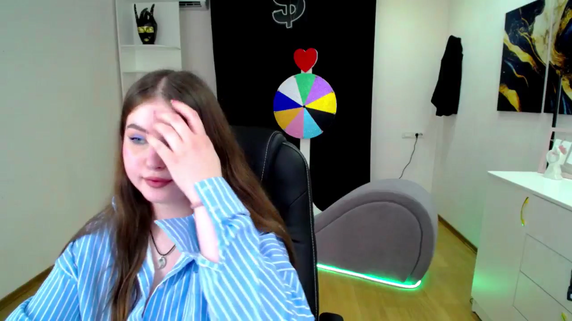 Gallery image thumbnail from AdmireMyEyes's myfreecams stream on, 04/11/2025, 19:48 image 18 of 20