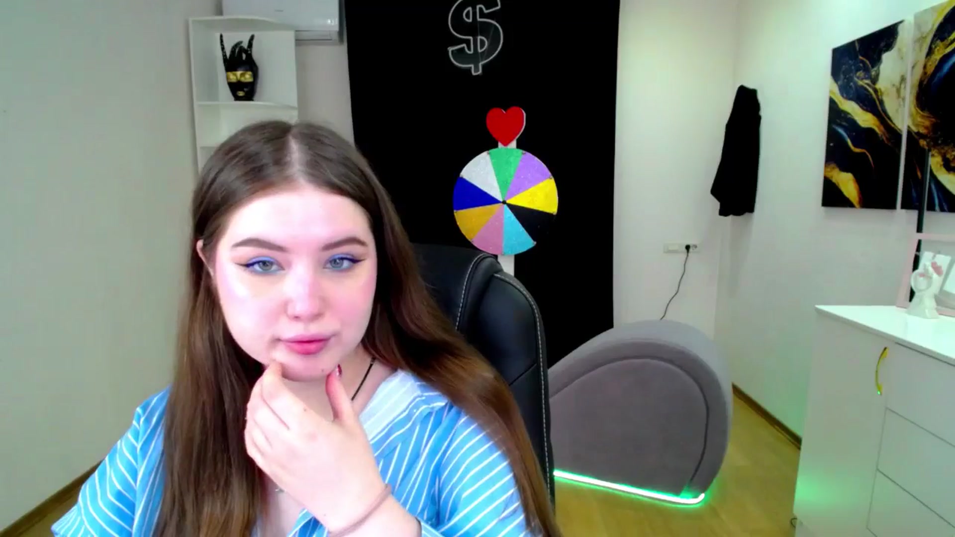 Gallery image thumbnail from AdmireMyEyes's myfreecams stream on, 04/11/2025, 19:48 image 2 of 20
