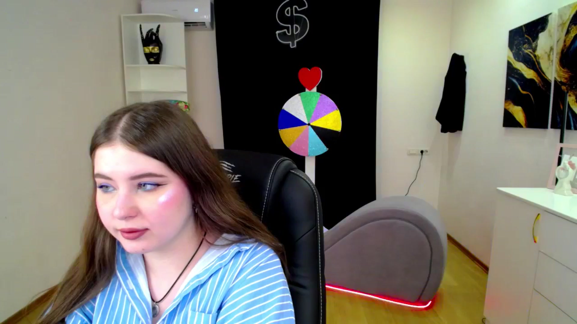 Gallery image thumbnail from AdmireMyEyes's myfreecams stream on, 04/11/2025, 21:46 image 17 of 20
