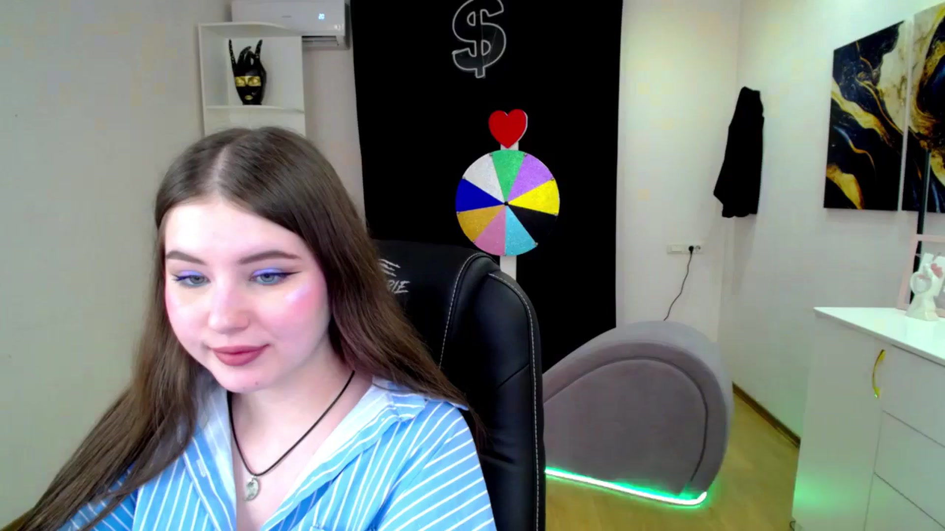 Gallery image thumbnail from AdmireMyEyes's myfreecams stream on, 04/11/2025, 21:46 image 12 of 20