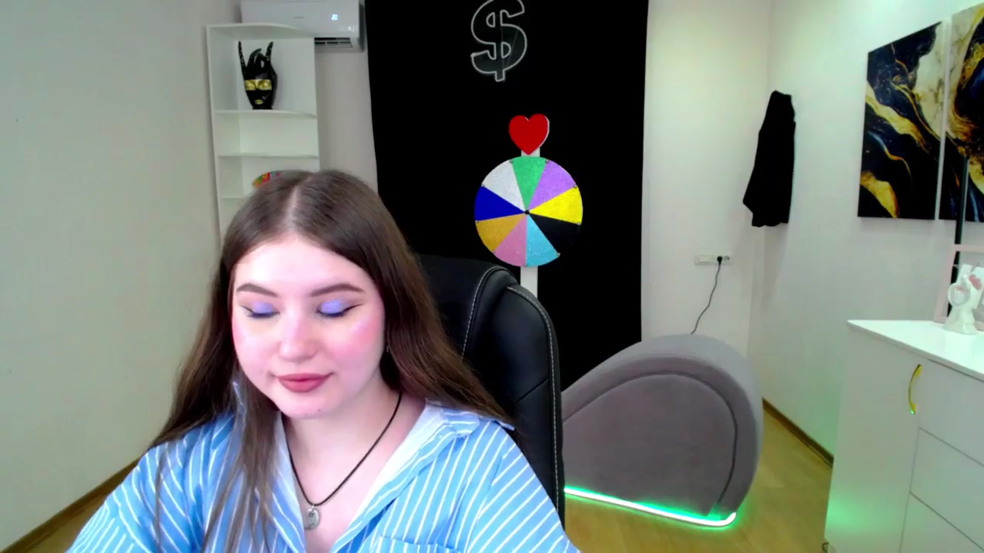 Gallery image thumbnail from AdmireMyEyes's myfreecams stream on, 04/11/2025, 21:46 image 7 of 20