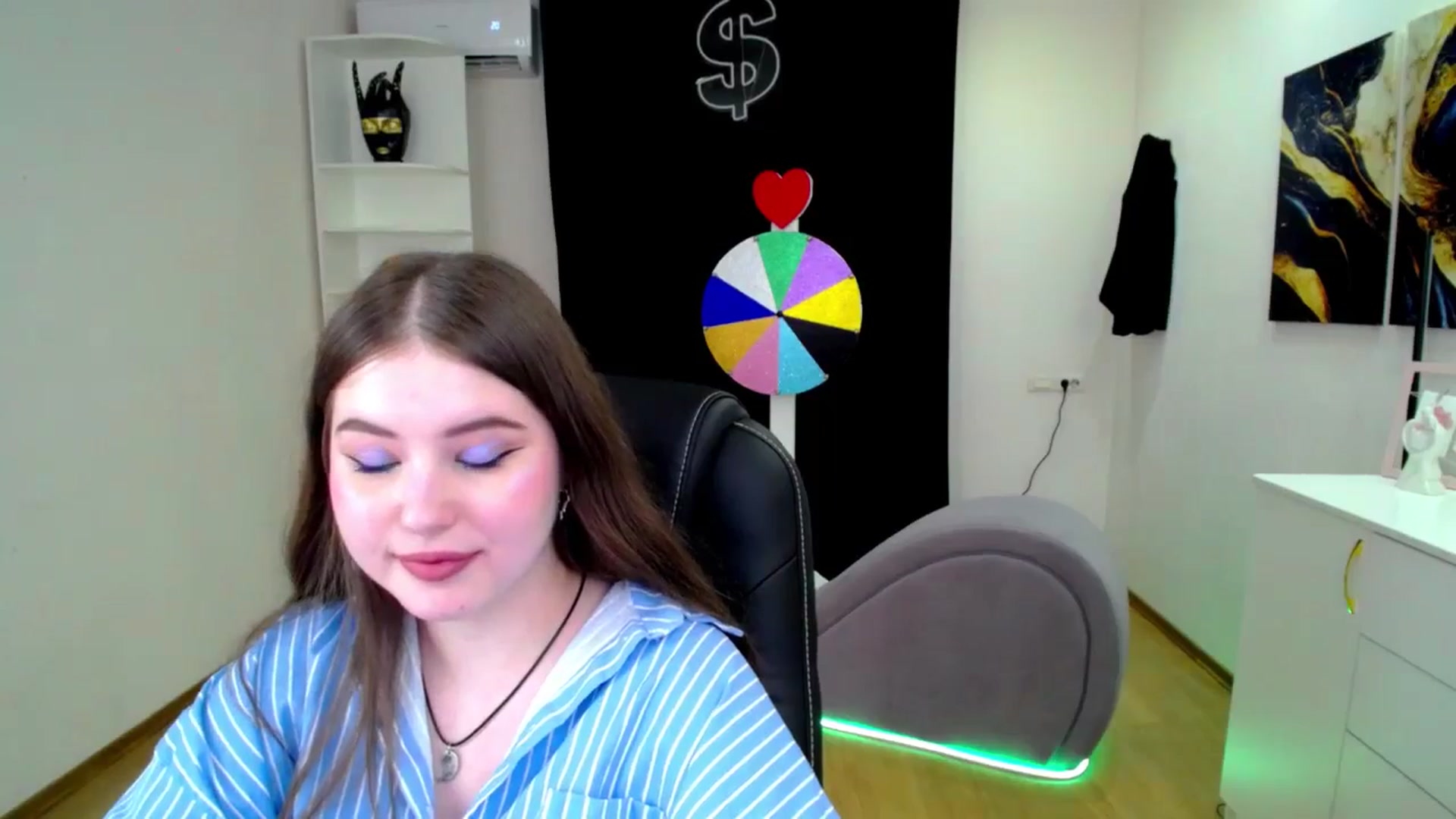 Gallery image thumbnail from AdmireMyEyes's myfreecams stream on, 04/11/2025, 21:46 image 3 of 20