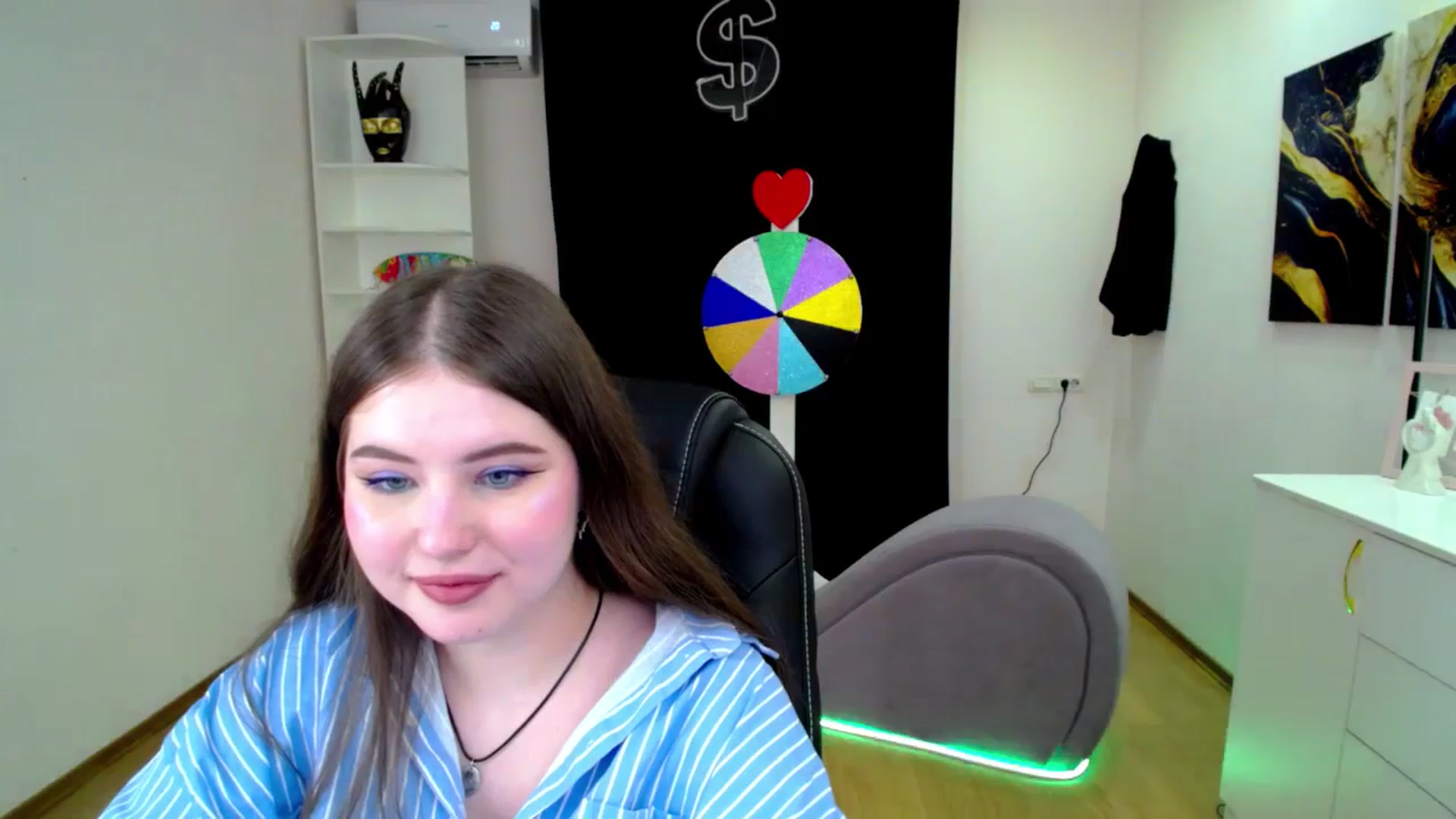 Gallery image thumbnail from AdmireMyEyes's myfreecams stream on, 04/11/2025, 21:46 image 4 of 20