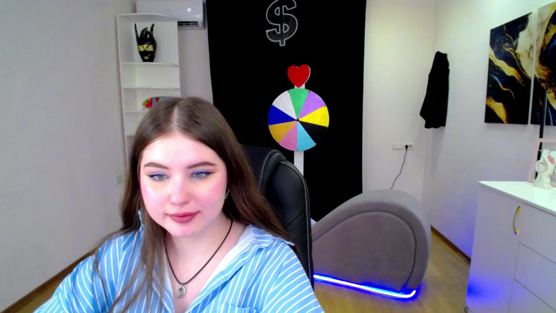 Gallery image thumbnail from AdmireMyEyes's myfreecams stream on, 04/11/2025, 21:46 image 2 of 20