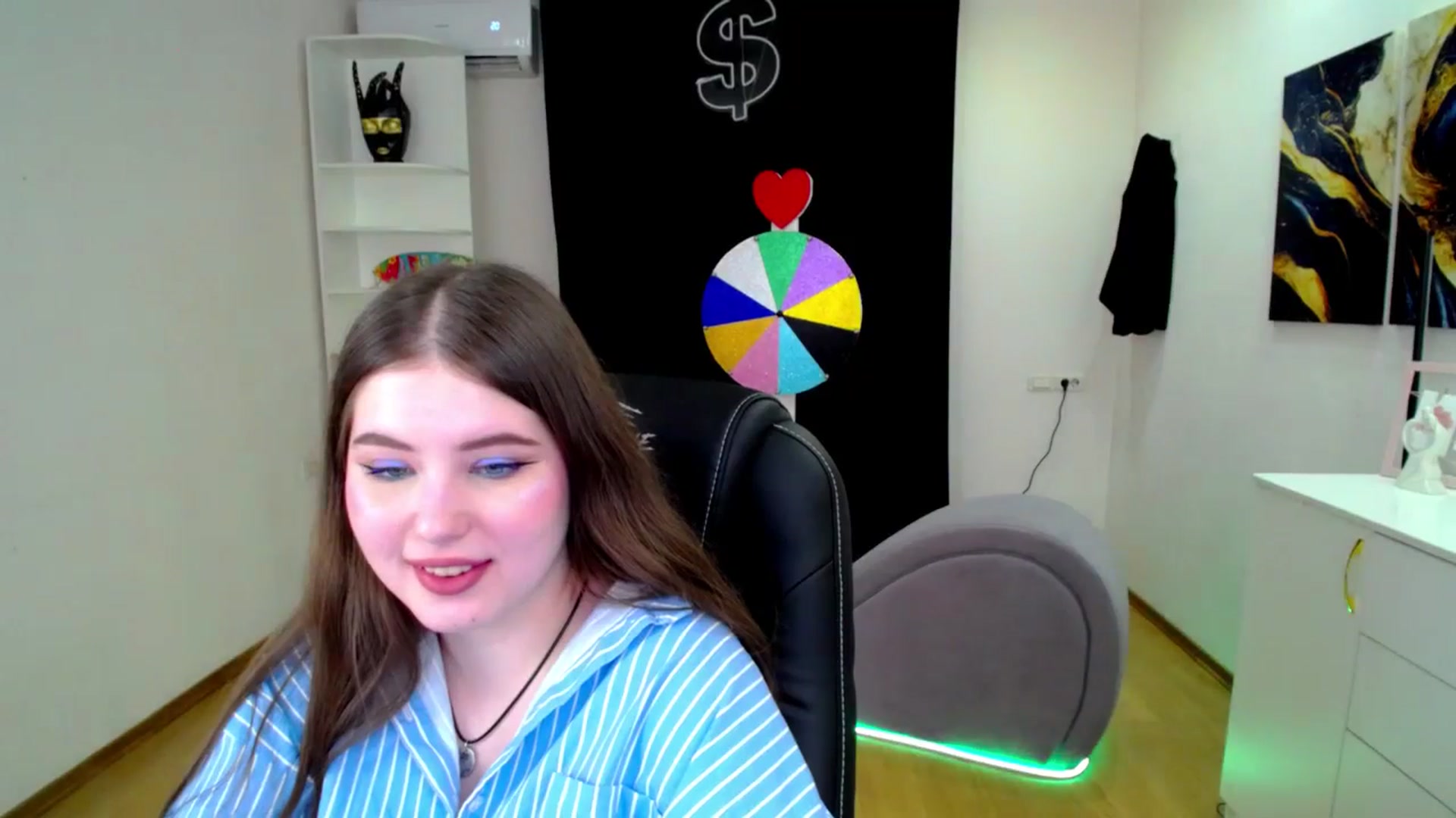 Gallery image thumbnail from AdmireMyEyes's myfreecams stream on, 04/11/2025, 21:46 image 15 of 20