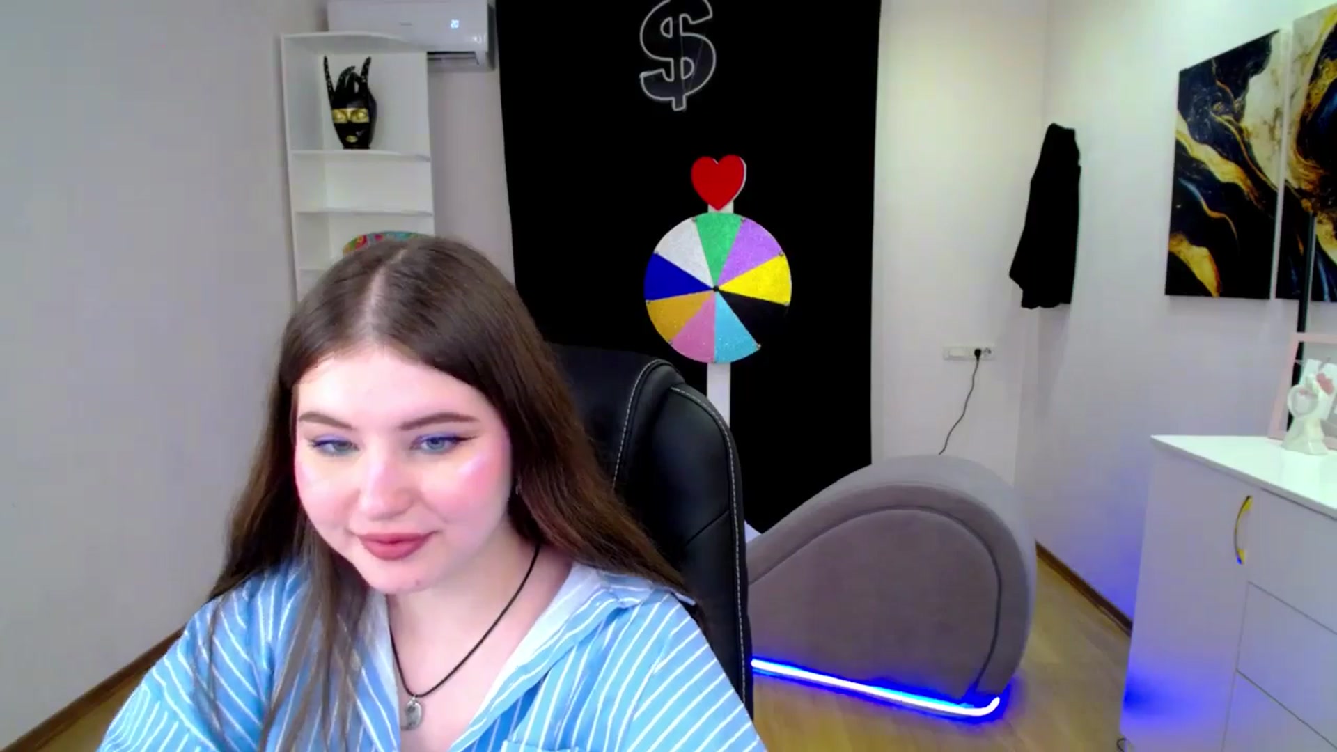 Gallery image thumbnail from AdmireMyEyes's myfreecams stream on, 04/11/2025, 21:46 image 6 of 20