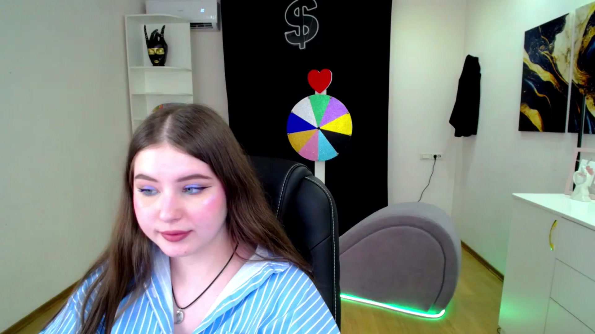 Gallery image thumbnail from AdmireMyEyes's myfreecams stream on, 04/11/2025, 21:46 image 19 of 20