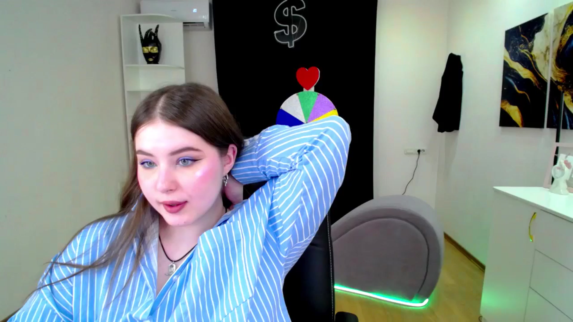 Gallery image thumbnail from AdmireMyEyes's myfreecams stream on, 04/11/2025, 21:46 image 1 of 20