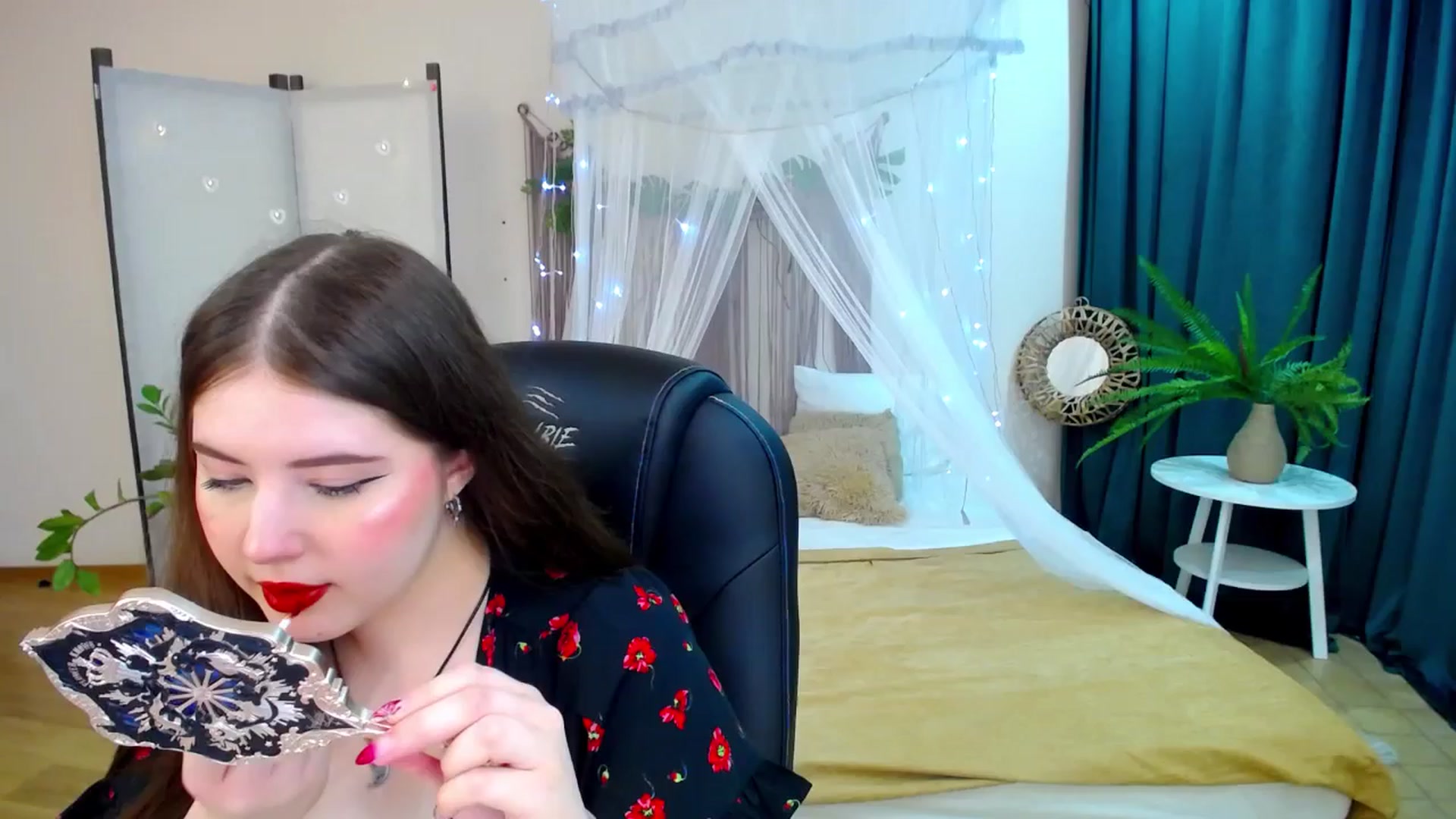 Gallery image thumbnail from AdmireMyEyes's myfreecams stream on, 04/12/2025, 18:59 image 5 of 20