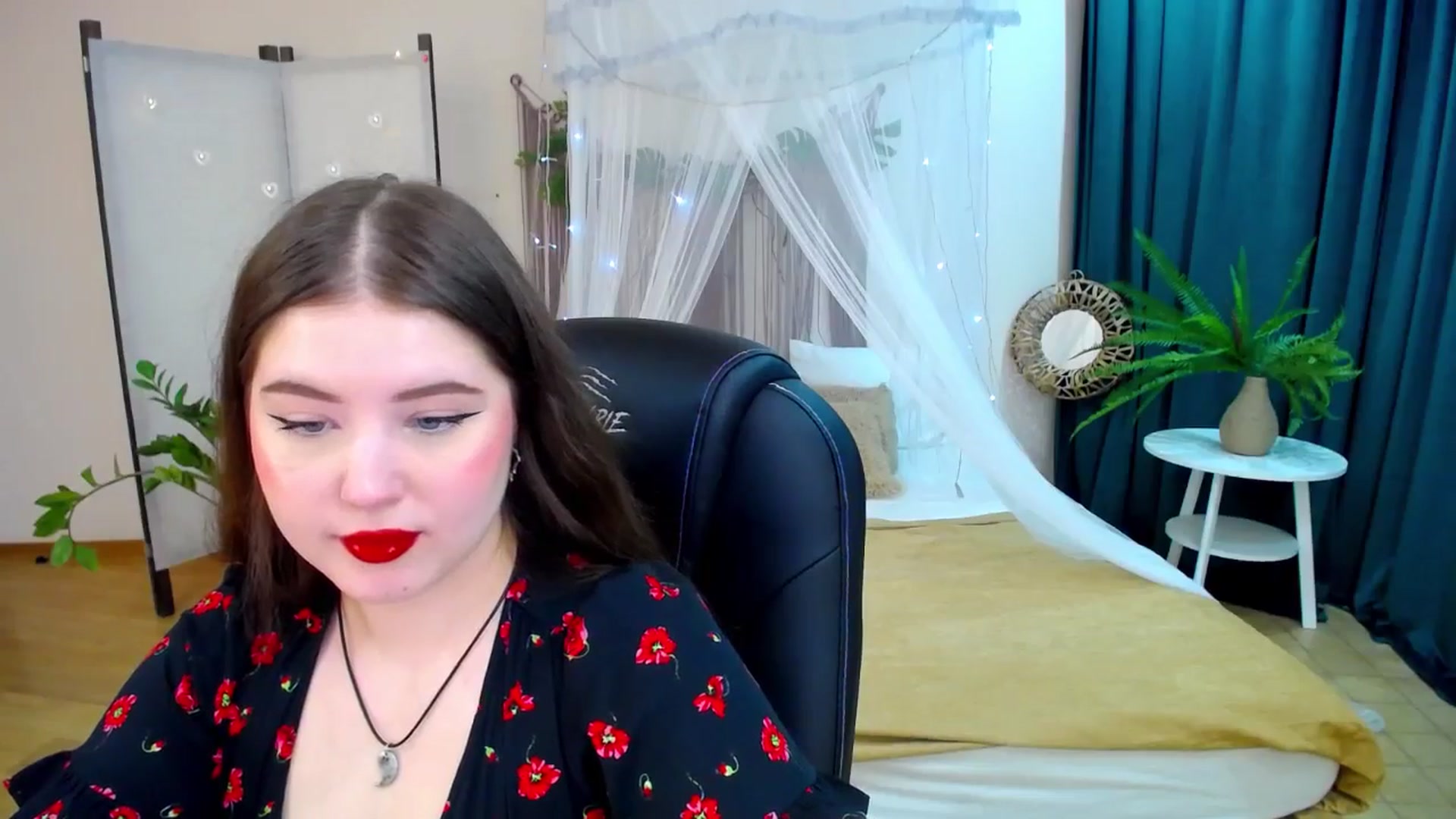Gallery image thumbnail from AdmireMyEyes's myfreecams stream on, 04/12/2025, 19:47 image 2 of 20