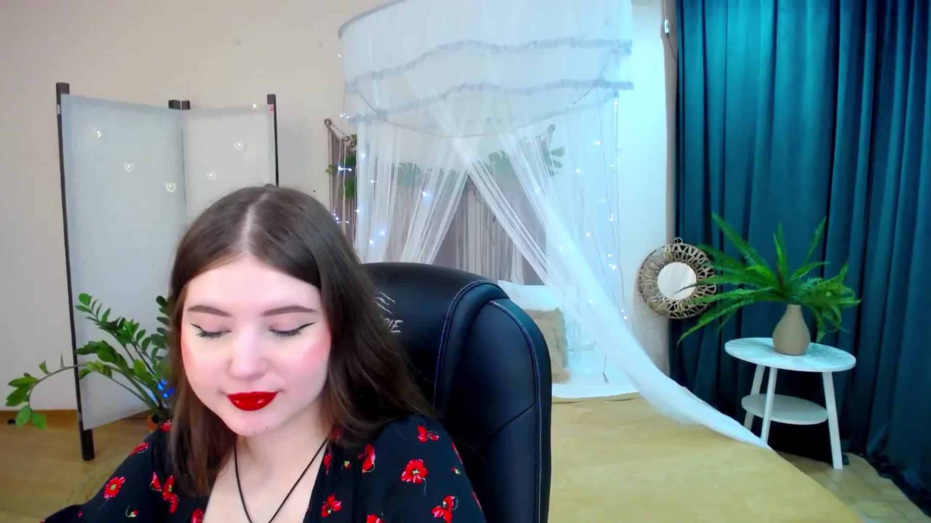 Gallery image thumbnail from AdmireMyEyes's myfreecams stream on, 04/12/2025, 19:47 image 19 of 20