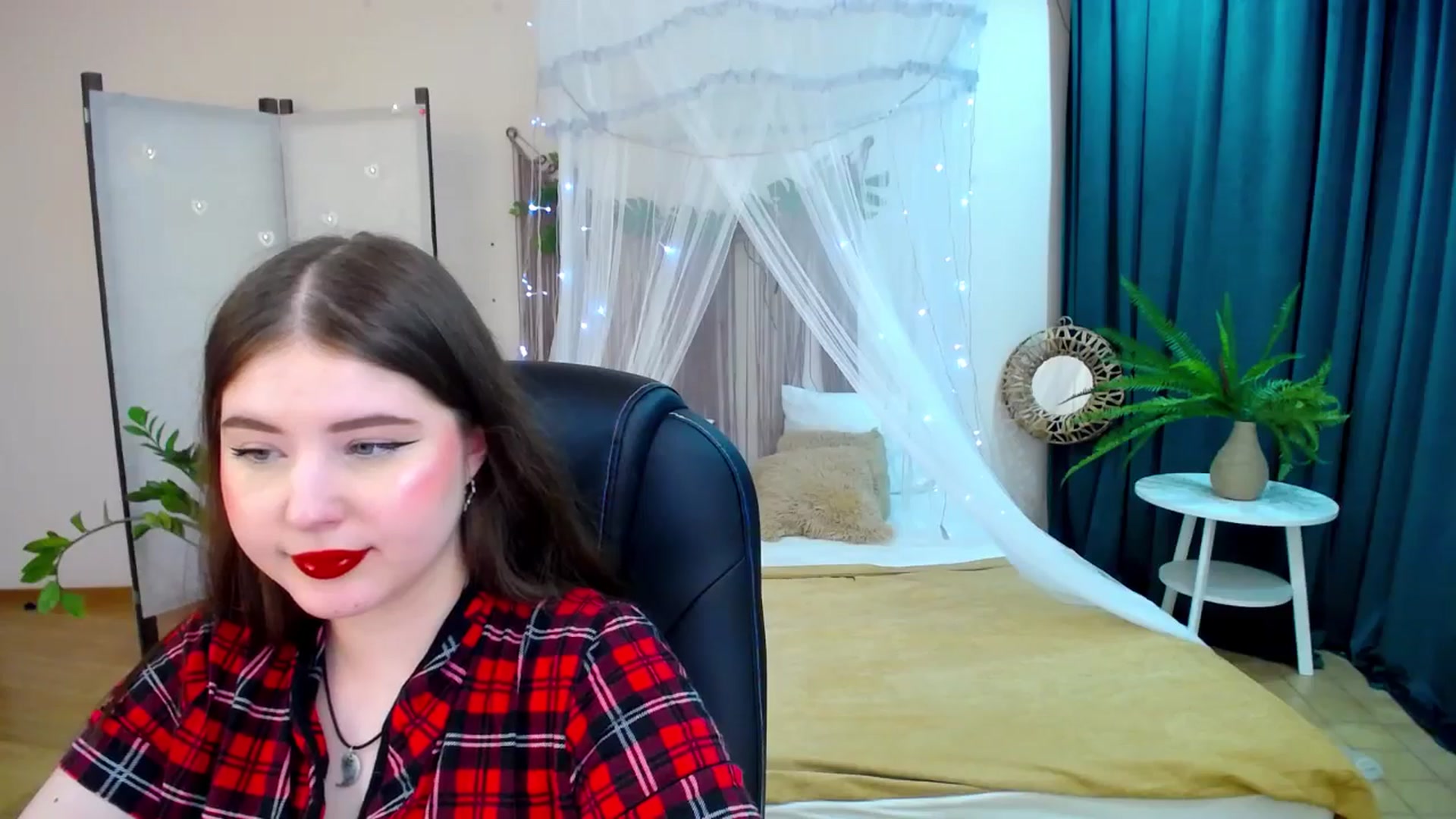 Gallery image thumbnail from AdmireMyEyes's myfreecams stream on, 04/12/2025, 21:49 image 15 of 20