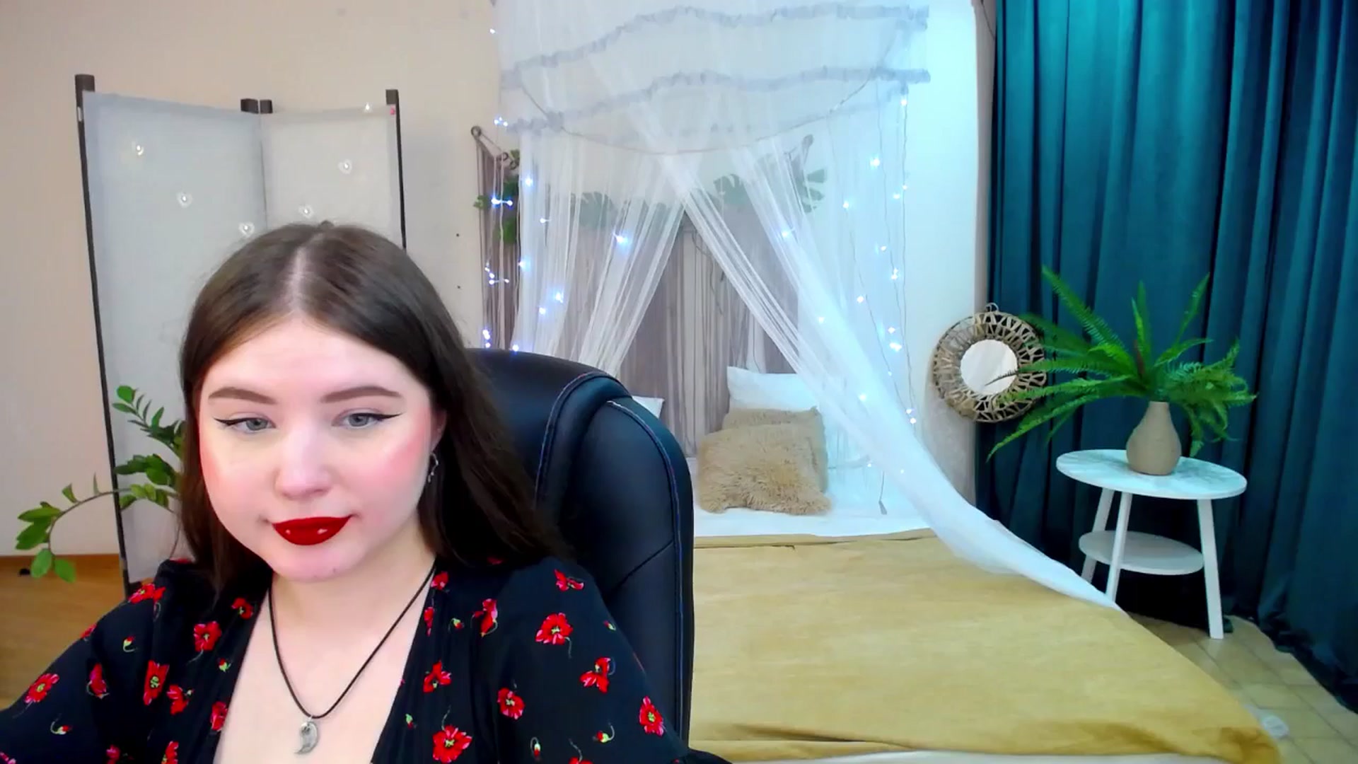 Gallery image thumbnail from AdmireMyEyes's myfreecams stream on, 04/12/2025, 21:49 image 1 of 20