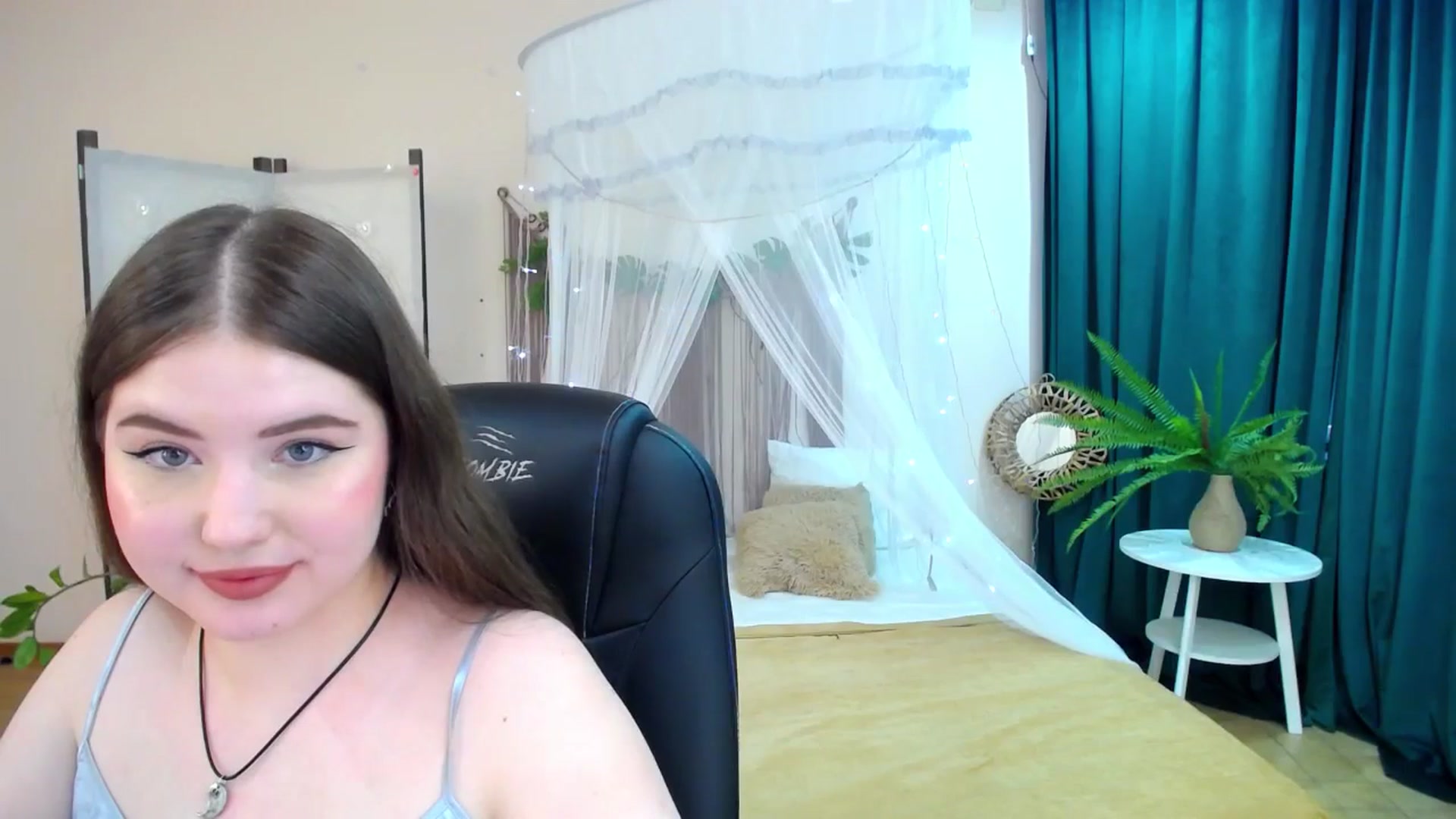 Gallery image thumbnail from AdmireMyEyes's myfreecams stream on, 04/15/2025, 07:50 image 8 of 20