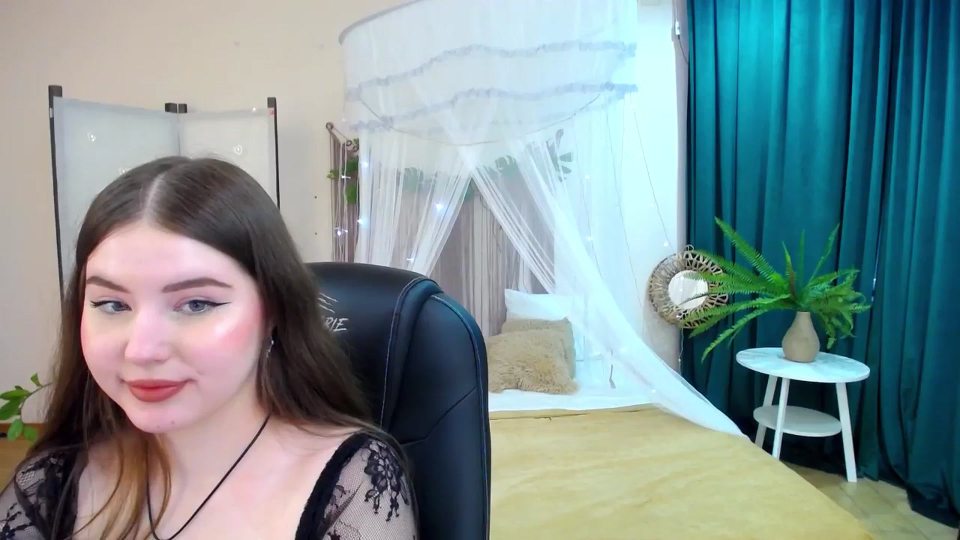 Gallery image thumbnail from AdmireMyEyes's myfreecams stream on, 04/15/2025, 07:50 image 19 of 20