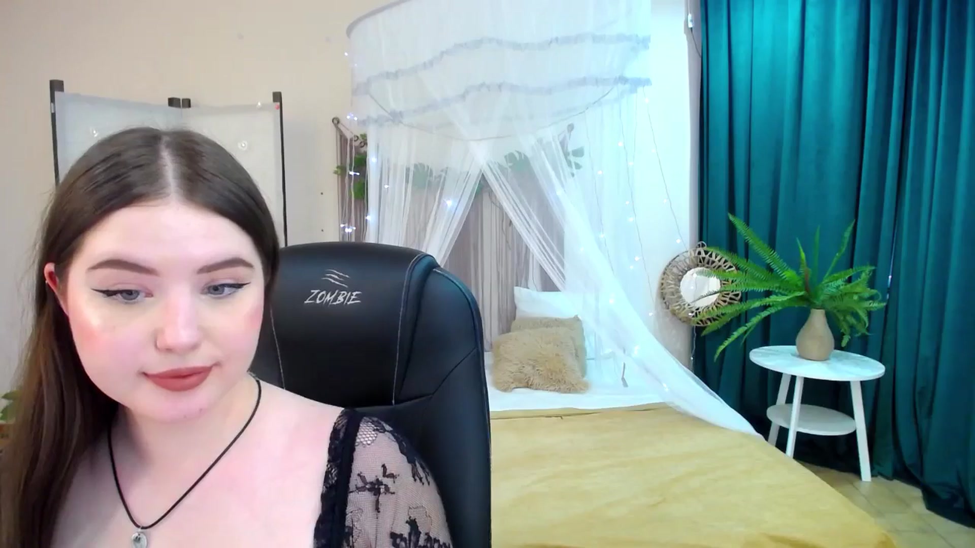 Gallery image thumbnail from AdmireMyEyes's myfreecams stream on, 04/15/2025, 09:20 image 14 of 20