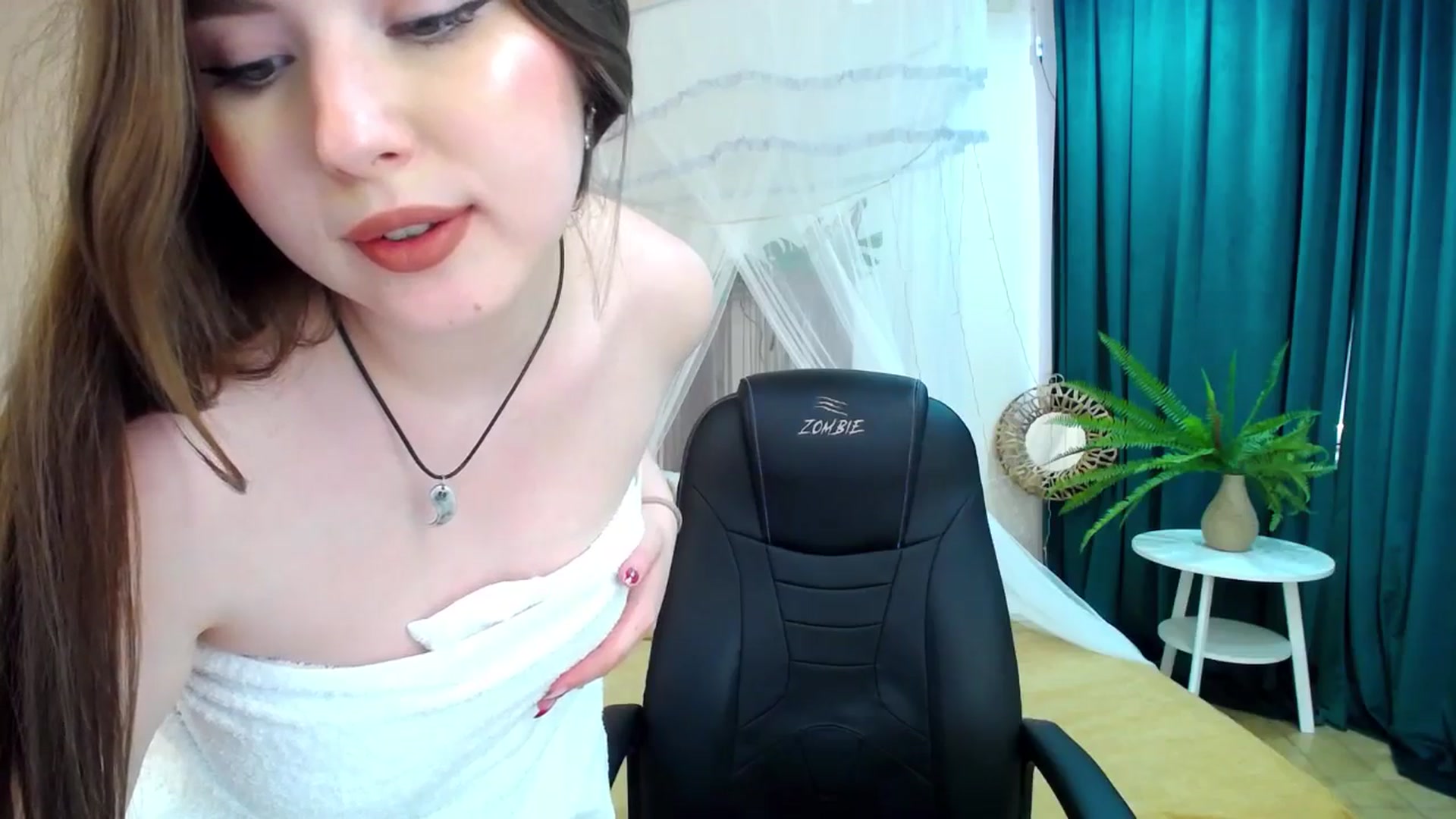 Gallery image thumbnail from AdmireMyEyes's myfreecams stream on, 04/15/2025, 12:29 image 14 of 20