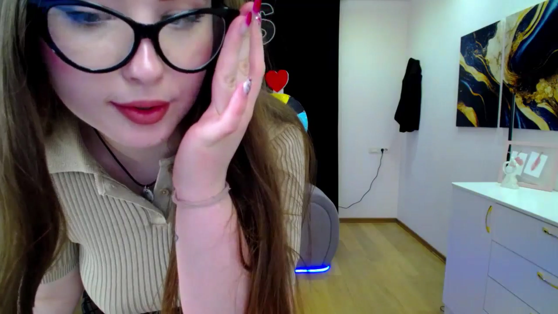 Gallery image thumbnail from AdmireMyEyes's myfreecams stream on, 04/16/2025, 07:48 image 19 of 20