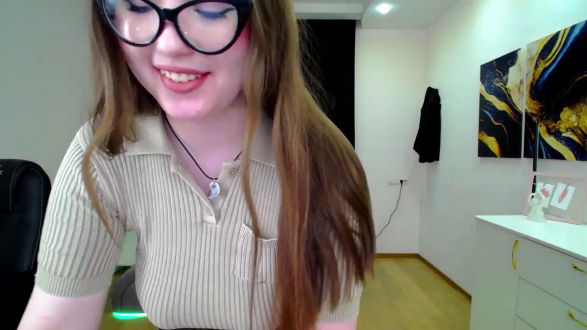 Gallery image thumbnail from AdmireMyEyes's myfreecams stream on, 04/16/2025, 07:48 image 4 of 20
