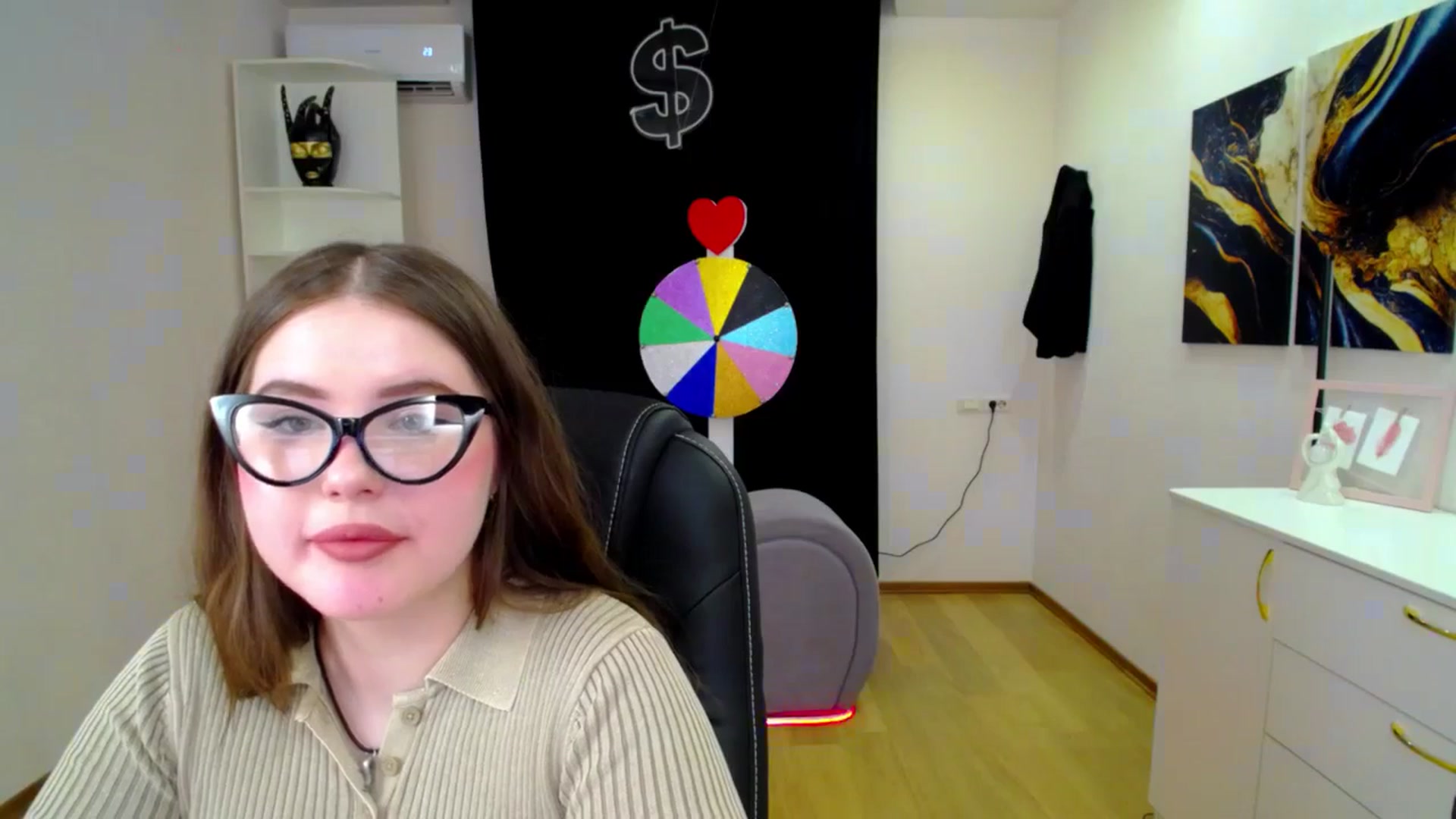 Gallery image thumbnail from AdmireMyEyes's myfreecams stream on, 04/16/2025, 07:48 image 6 of 20