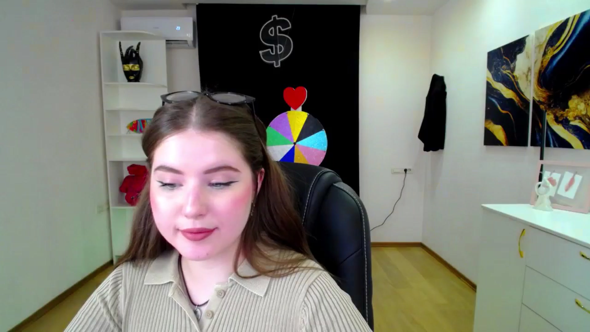 Gallery image thumbnail from AdmireMyEyes's myfreecams stream on, 04/16/2025, 07:48 image 14 of 20