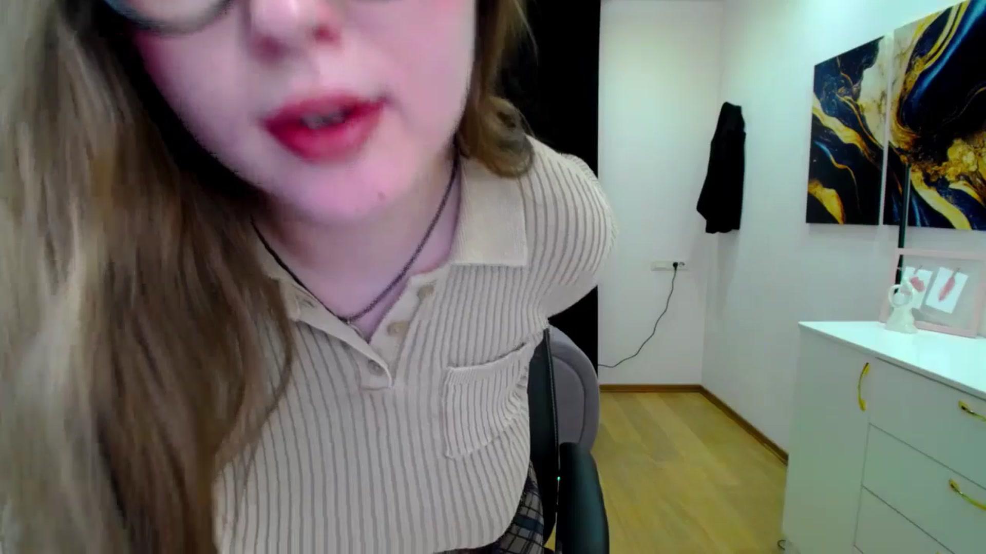 Gallery image thumbnail from AdmireMyEyes's myfreecams stream on, 04/16/2025, 07:48 image 18 of 20