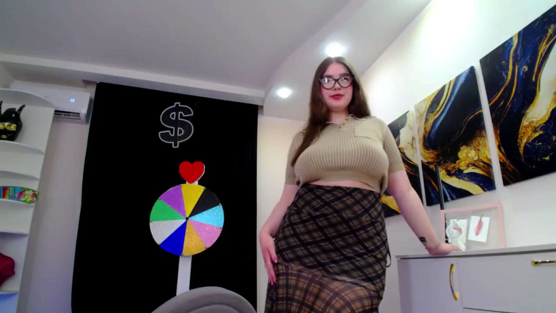 Gallery image thumbnail from AdmireMyEyes's myfreecams stream on, 04/16/2025, 07:48 image 12 of 20