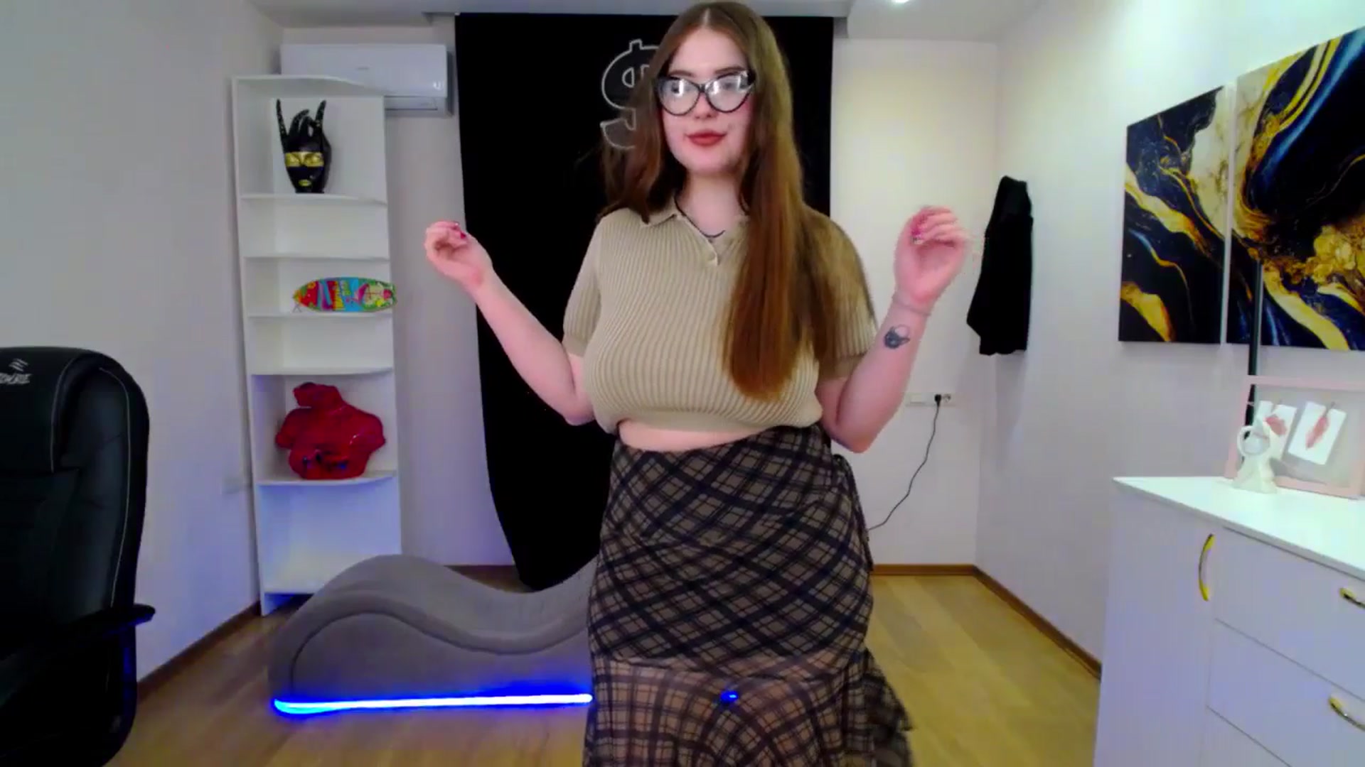 Gallery image thumbnail from AdmireMyEyes's myfreecams stream on, 04/16/2025, 09:49 image 4 of 20