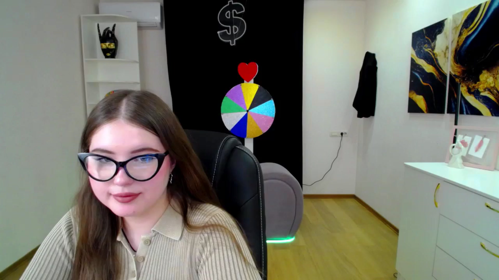 Gallery image thumbnail from AdmireMyEyes's myfreecams stream on, 04/16/2025, 09:49 image 1 of 20