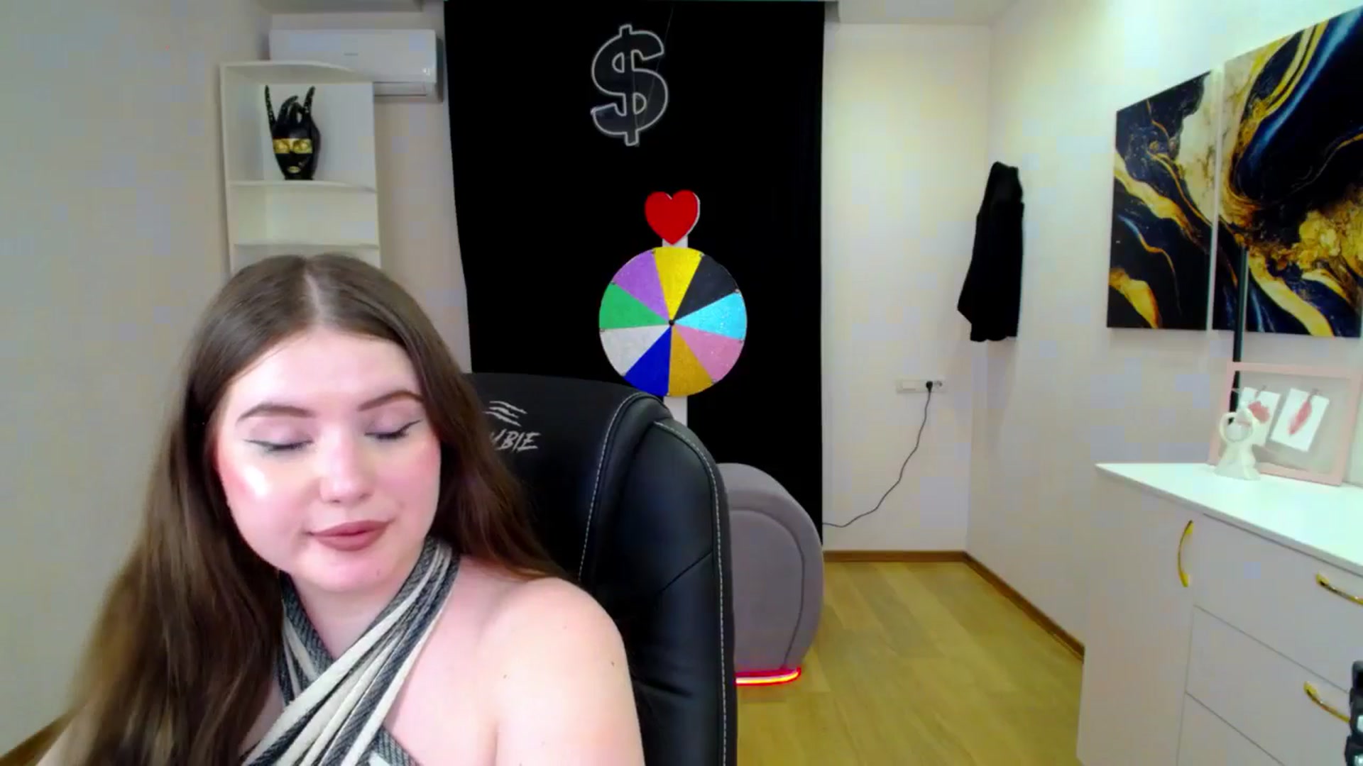 Gallery image thumbnail from AdmireMyEyes's myfreecams stream on, 04/16/2025, 10:38 image 12 of 20