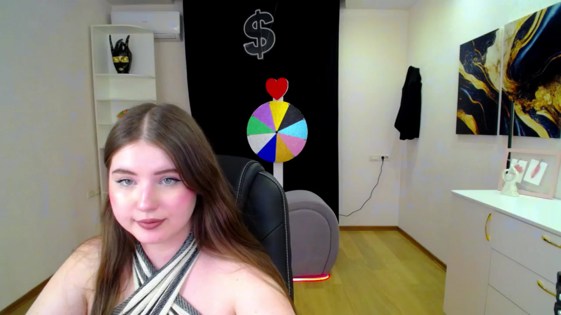 Gallery image thumbnail from AdmireMyEyes's myfreecams stream on, 04/16/2025, 10:38 image 4 of 20
