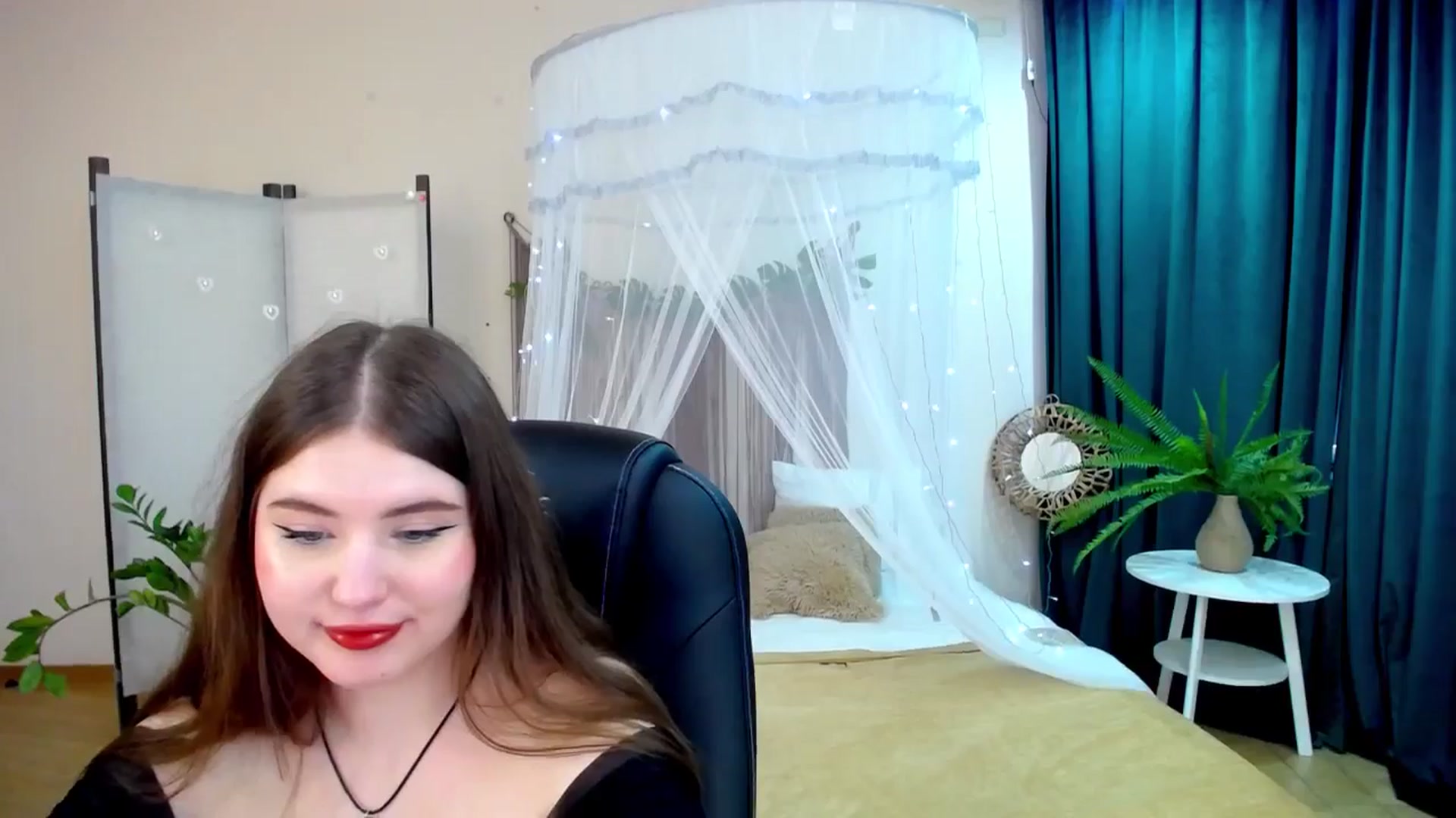 Gallery image thumbnail from AdmireMyEyes's myfreecams stream on, 04/17/2025, 09:47 image 12 of 20
