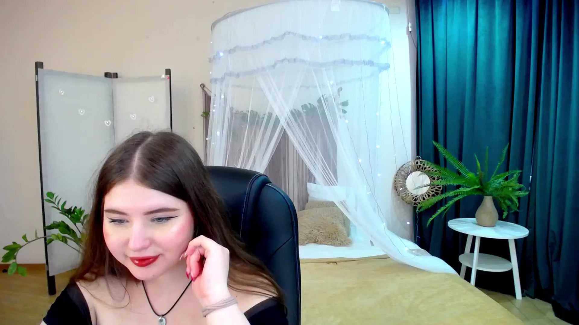 Gallery image thumbnail from AdmireMyEyes's myfreecams stream on, 04/17/2025, 09:47 image 9 of 20