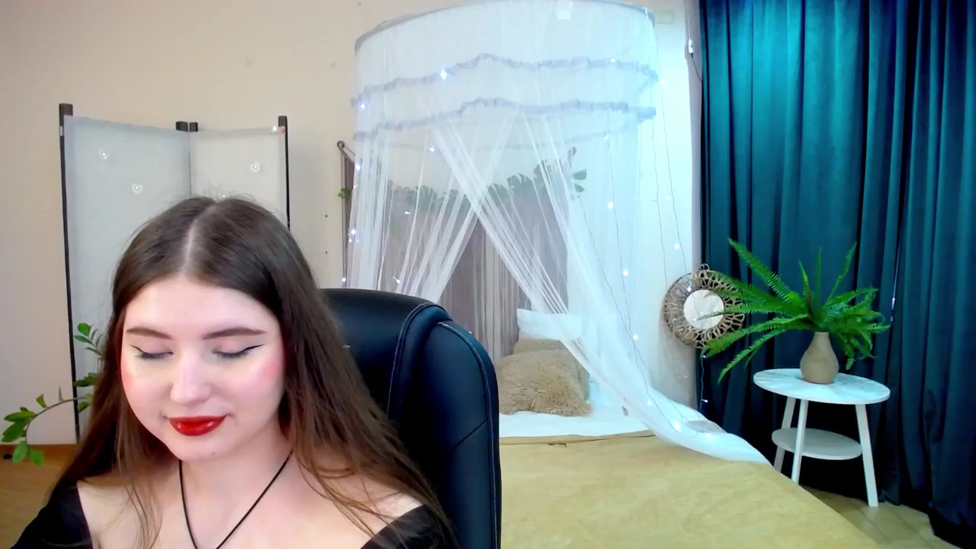 Gallery image thumbnail from AdmireMyEyes's myfreecams stream on, 04/17/2025, 10:14 image 5 of 20