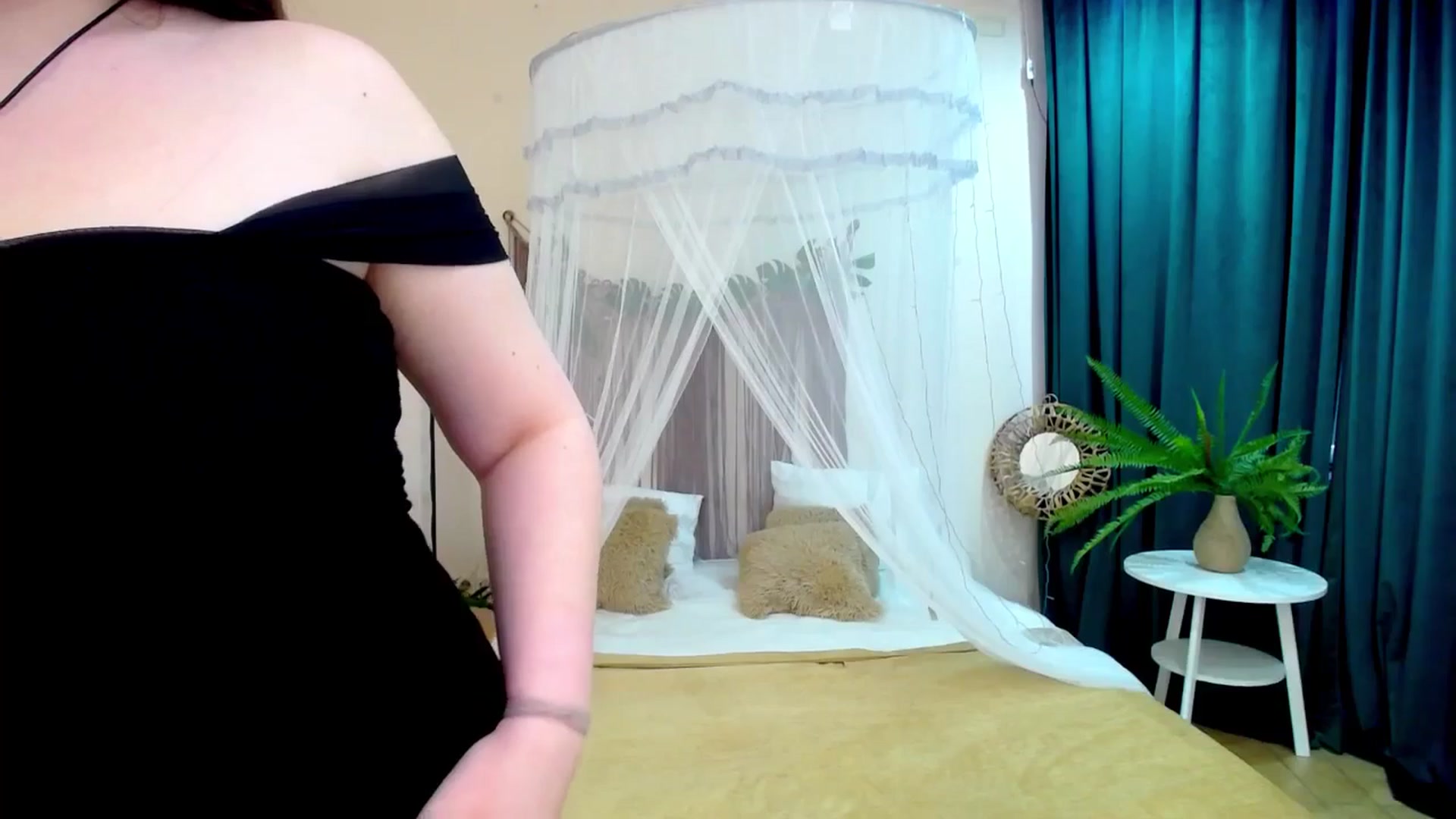 Gallery image thumbnail from AdmireMyEyes's myfreecams stream on, 04/17/2025, 10:14 image 13 of 20
