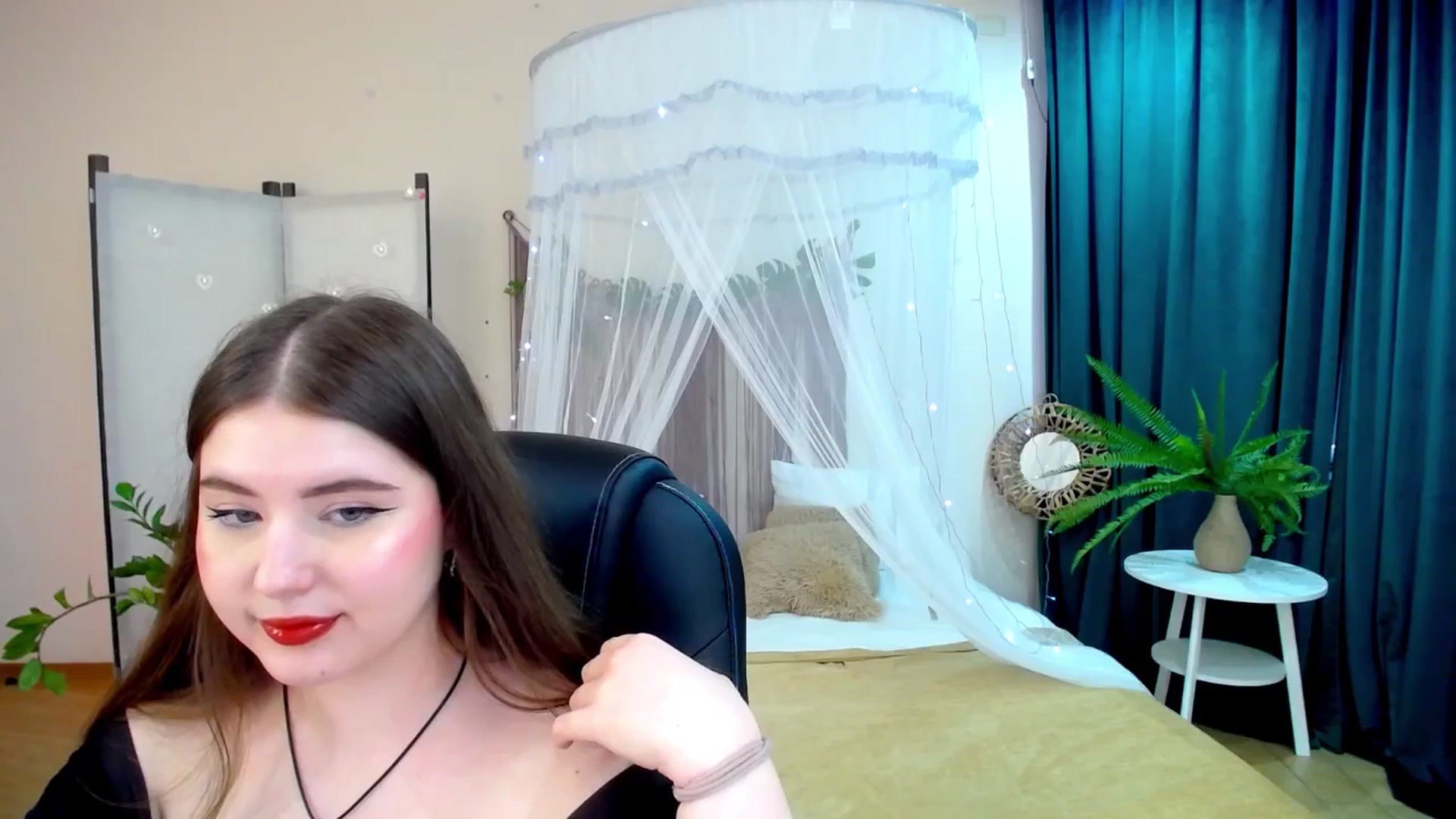 Gallery image thumbnail from AdmireMyEyes's myfreecams stream on, 04/17/2025, 10:14 image 4 of 20