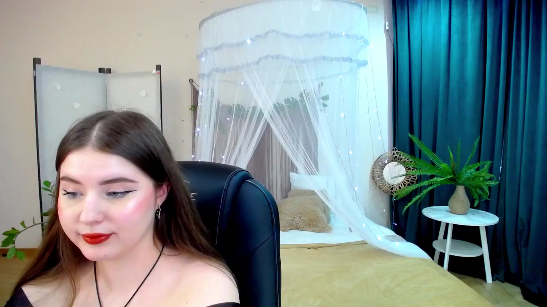 Gallery image thumbnail from AdmireMyEyes's myfreecams stream on, 04/17/2025, 10:14 image 2 of 20