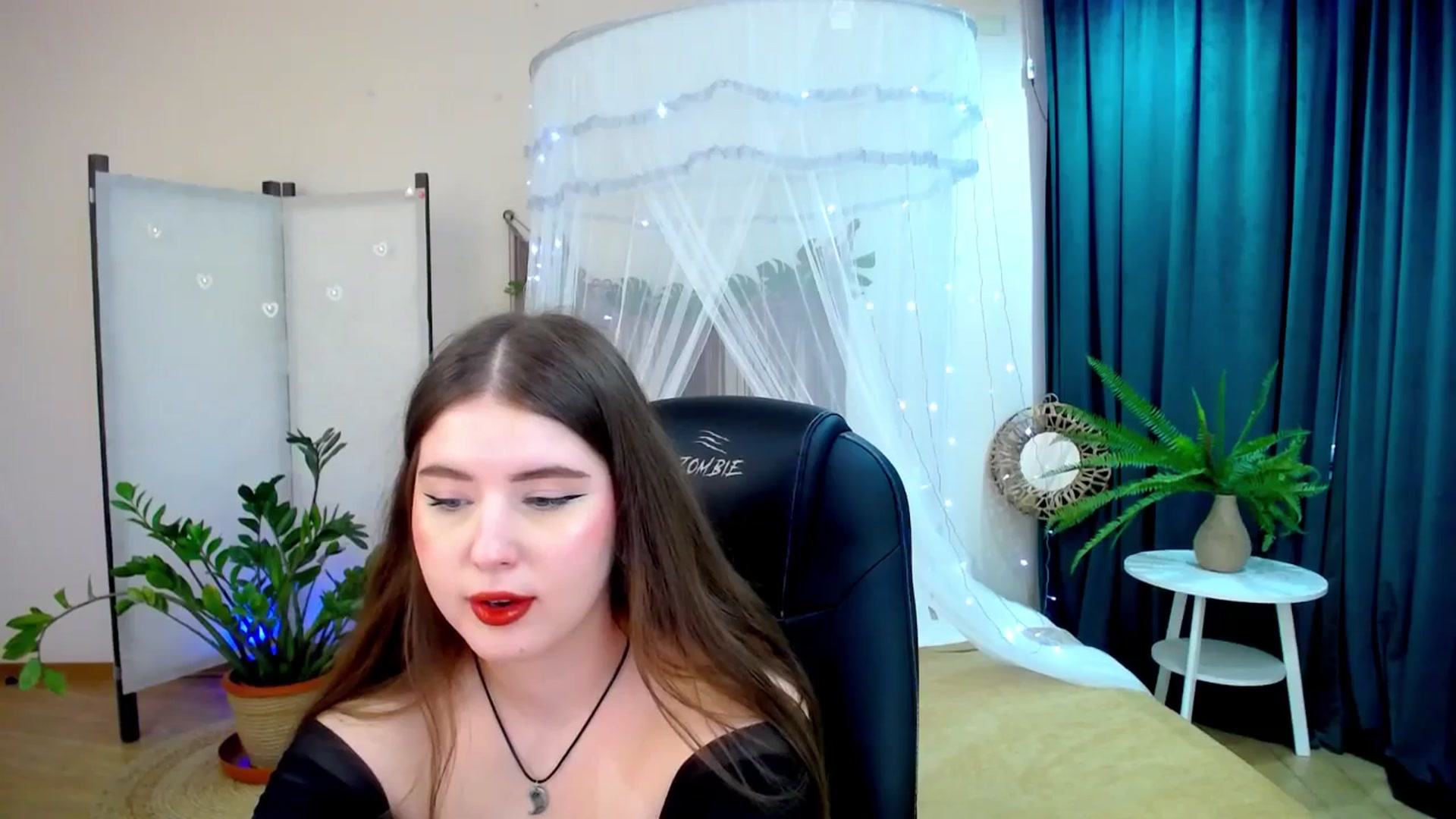 Gallery image thumbnail from AdmireMyEyes's myfreecams stream on, 04/17/2025, 10:14 image 6 of 20