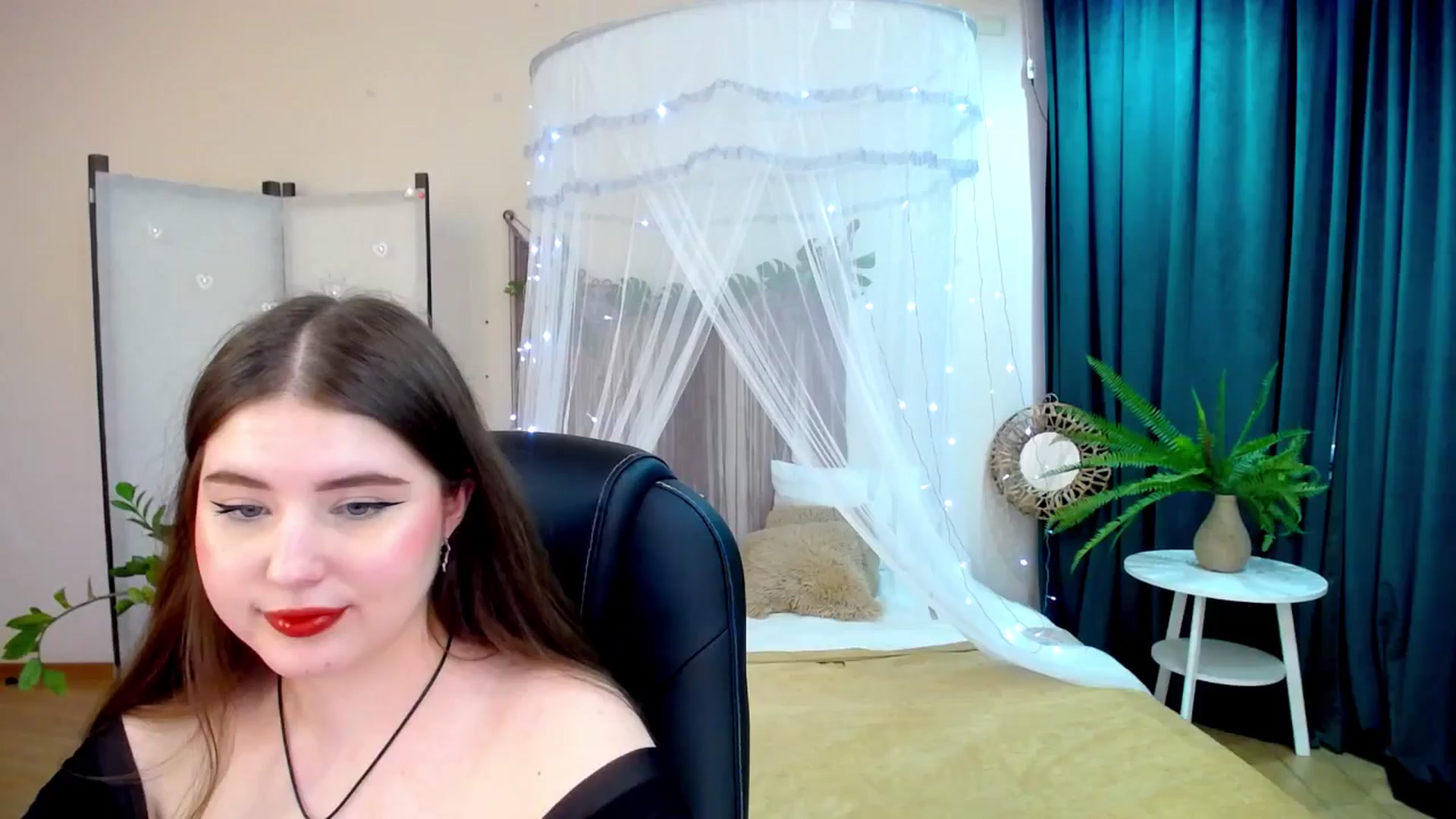 Gallery image thumbnail from AdmireMyEyes's myfreecams stream on, 04/17/2025, 10:14 image 1 of 20