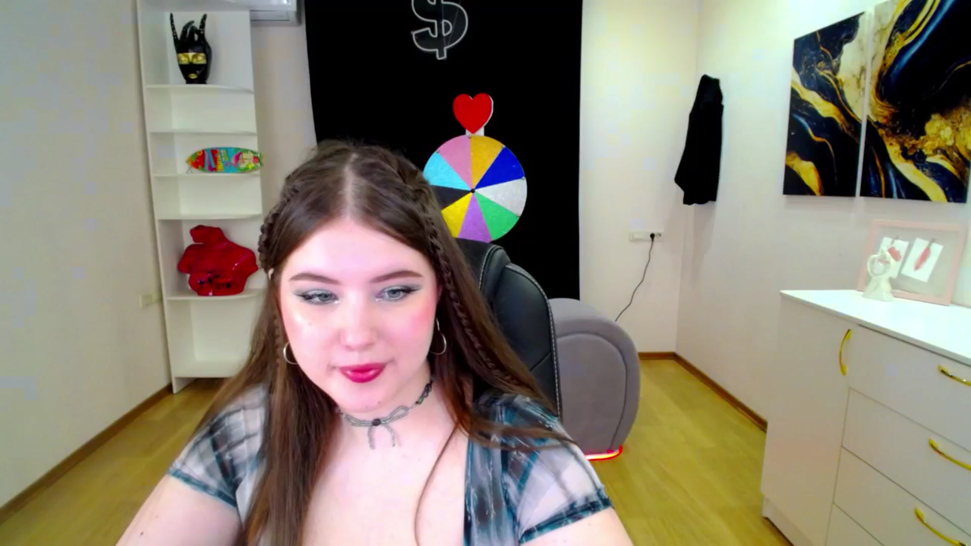 Gallery image thumbnail from AdmireMyEyes's myfreecams stream on, 04/18/2025, 18:54 image 4 of 20
