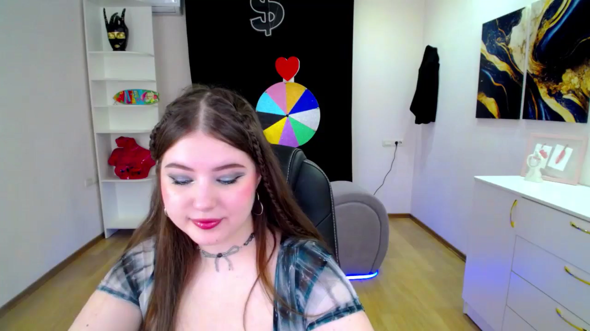 Gallery image thumbnail from AdmireMyEyes's myfreecams stream on, 04/18/2025, 18:54 image 6 of 20