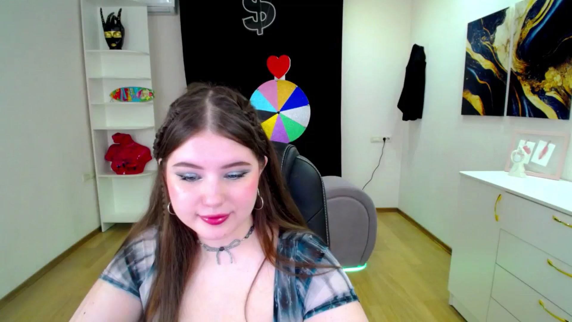 Gallery image thumbnail from AdmireMyEyes's myfreecams stream on, 04/18/2025, 18:54 image 5 of 20