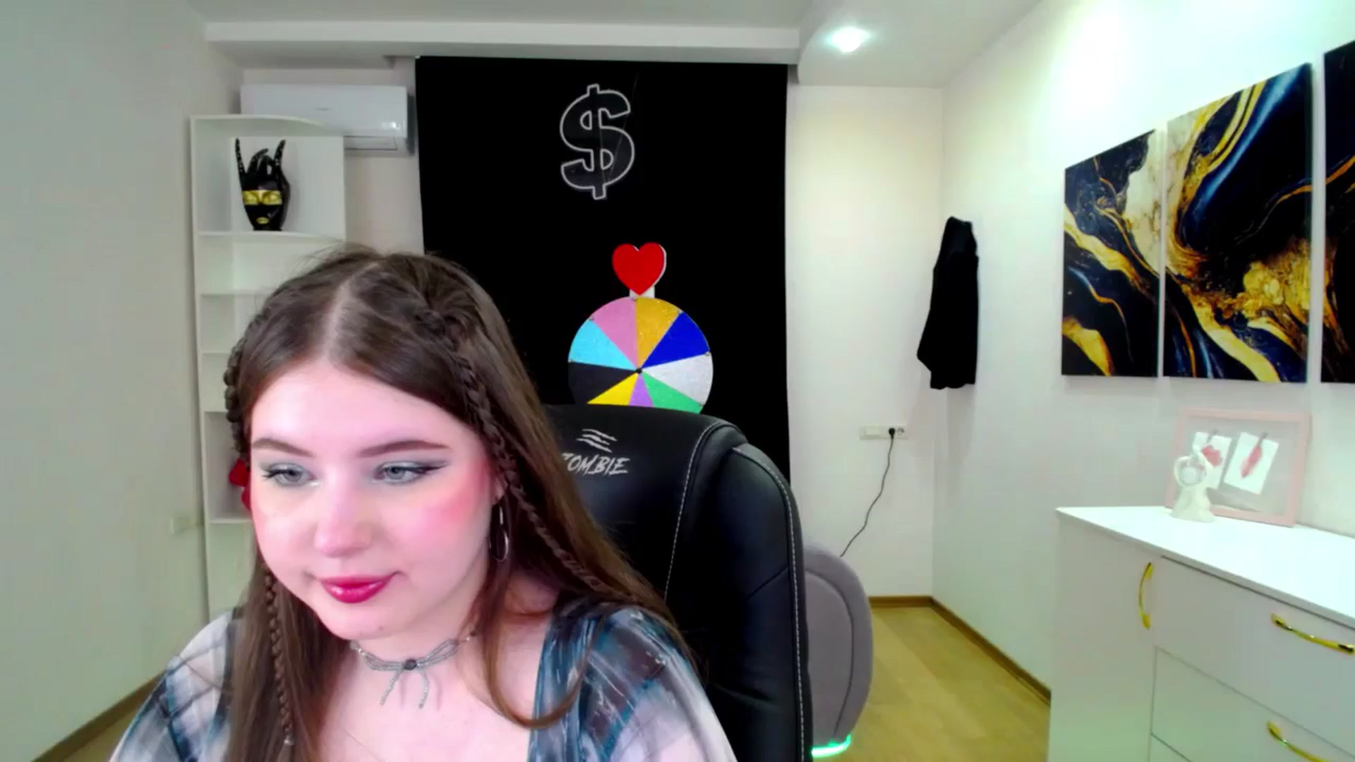 Gallery image thumbnail from AdmireMyEyes's myfreecams stream on, 04/18/2025, 19:46 image 15 of 20