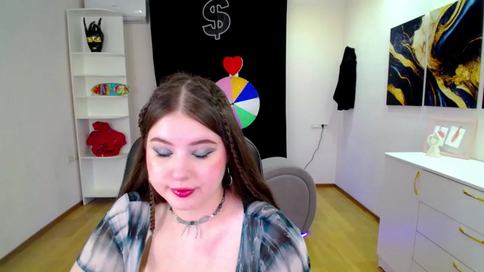 Gallery image thumbnail from AdmireMyEyes's myfreecams stream on, 04/18/2025, 19:46 image 1 of 20