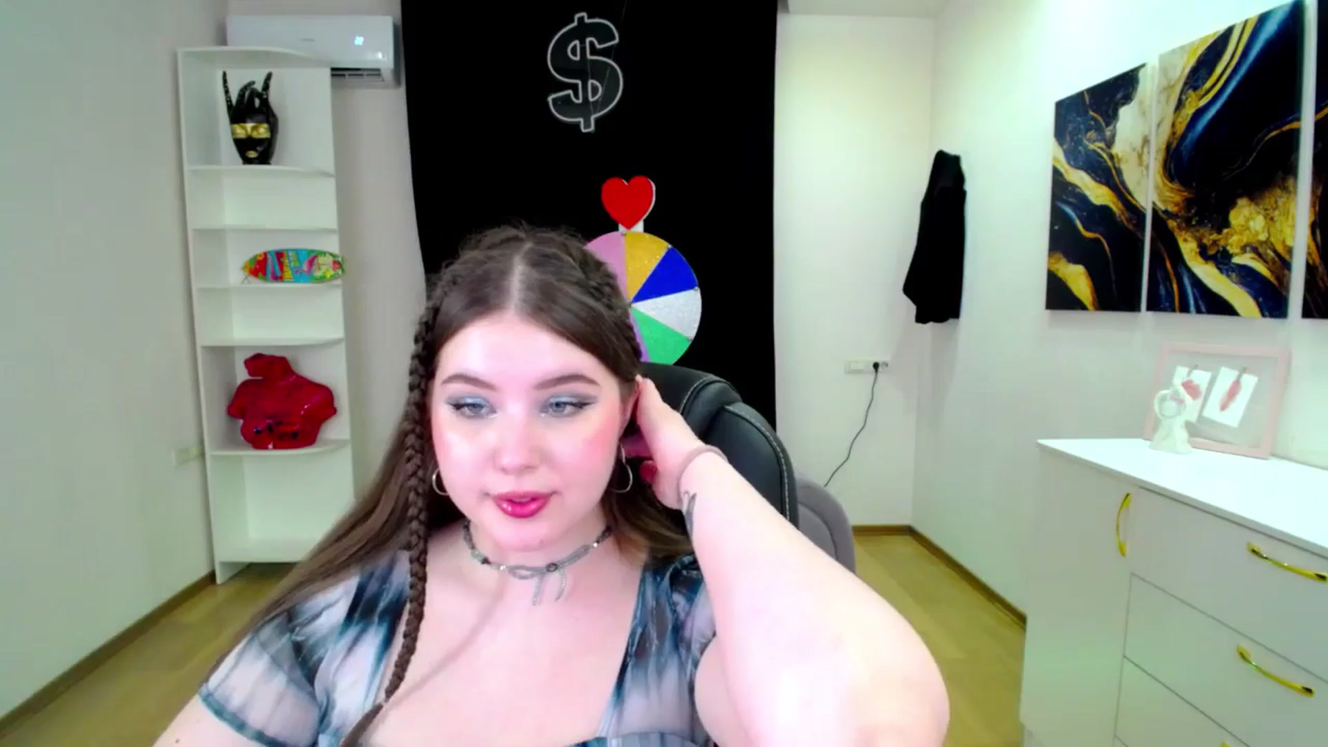 Gallery image thumbnail from AdmireMyEyes's myfreecams stream on, 04/18/2025, 23:25 image 11 of 20